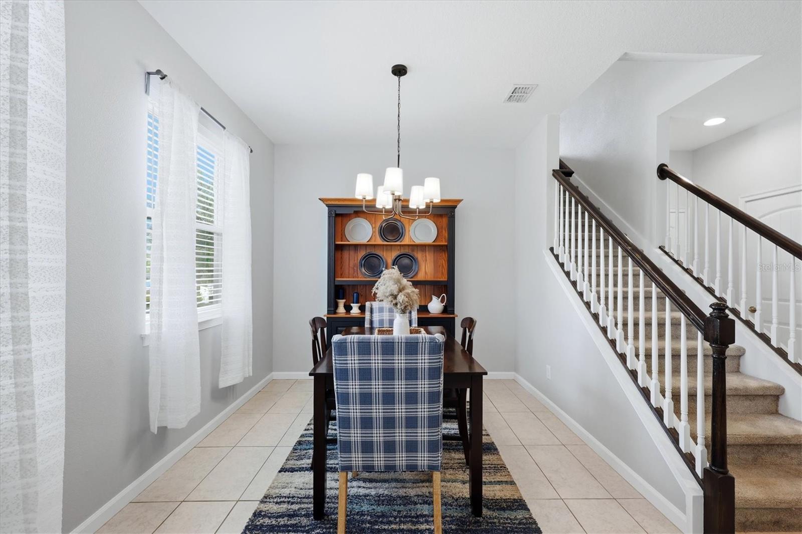 Image 17 of 40 For 5552 Pleasantview Court