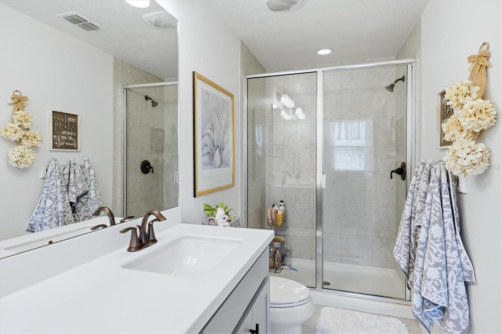 Image 25 of 40 For 5552 Pleasantview Court