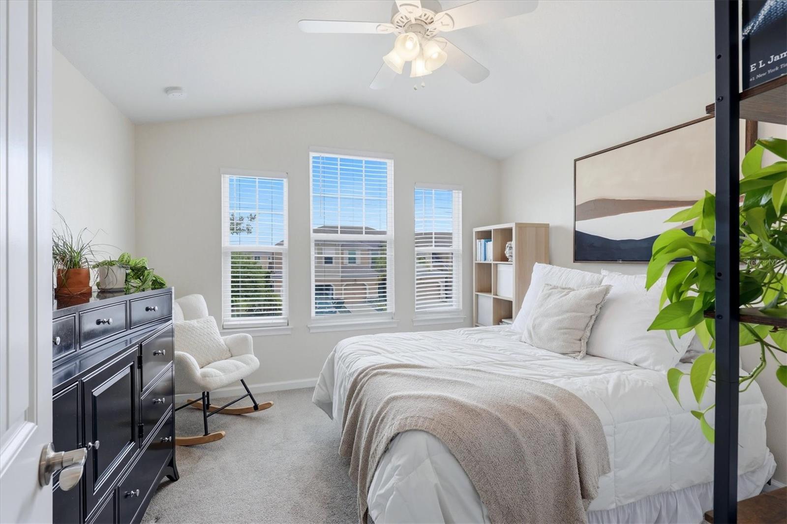 Image 27 of 40 For 5552 Pleasantview Court