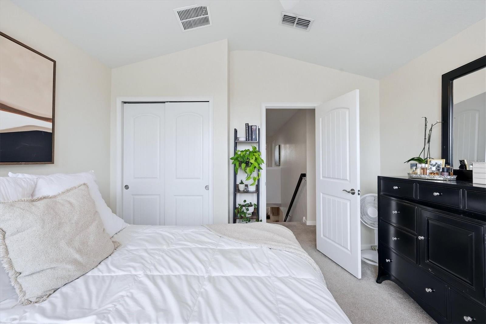 Image 28 of 40 For 5552 Pleasantview Court