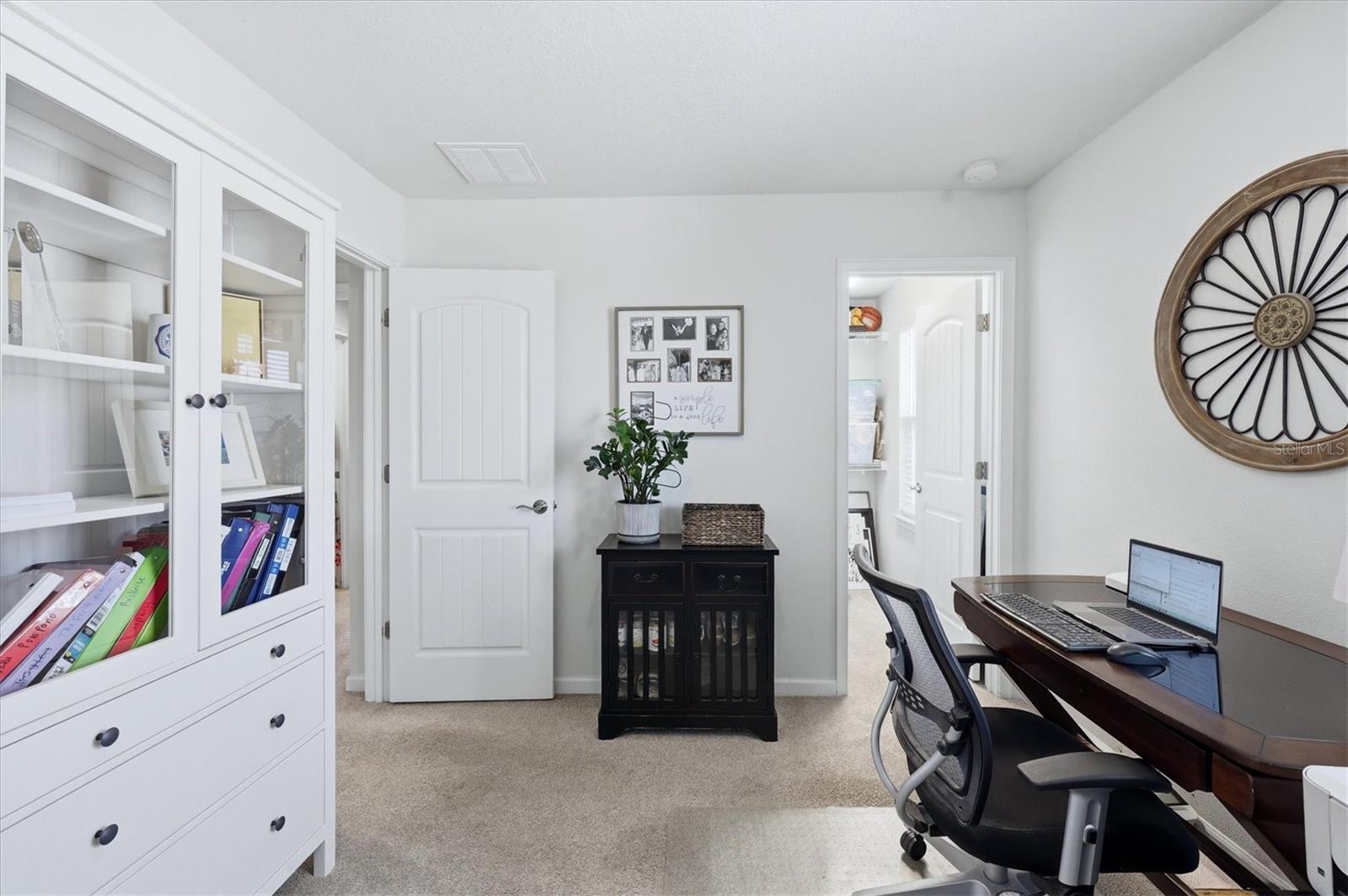 Image 32 of 40 For 5552 Pleasantview Court