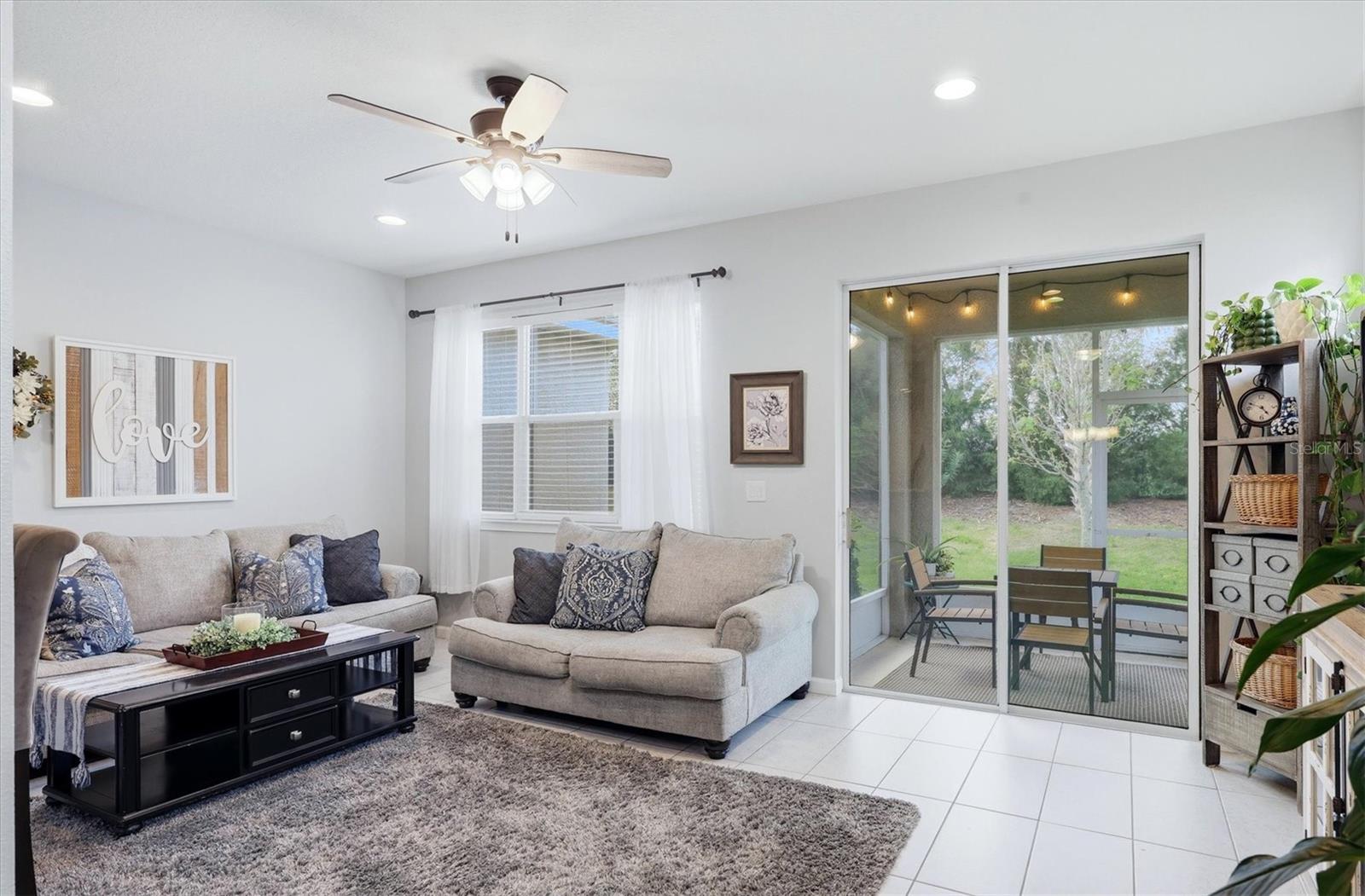 Image 6 of 40 For 5552 Pleasantview Court