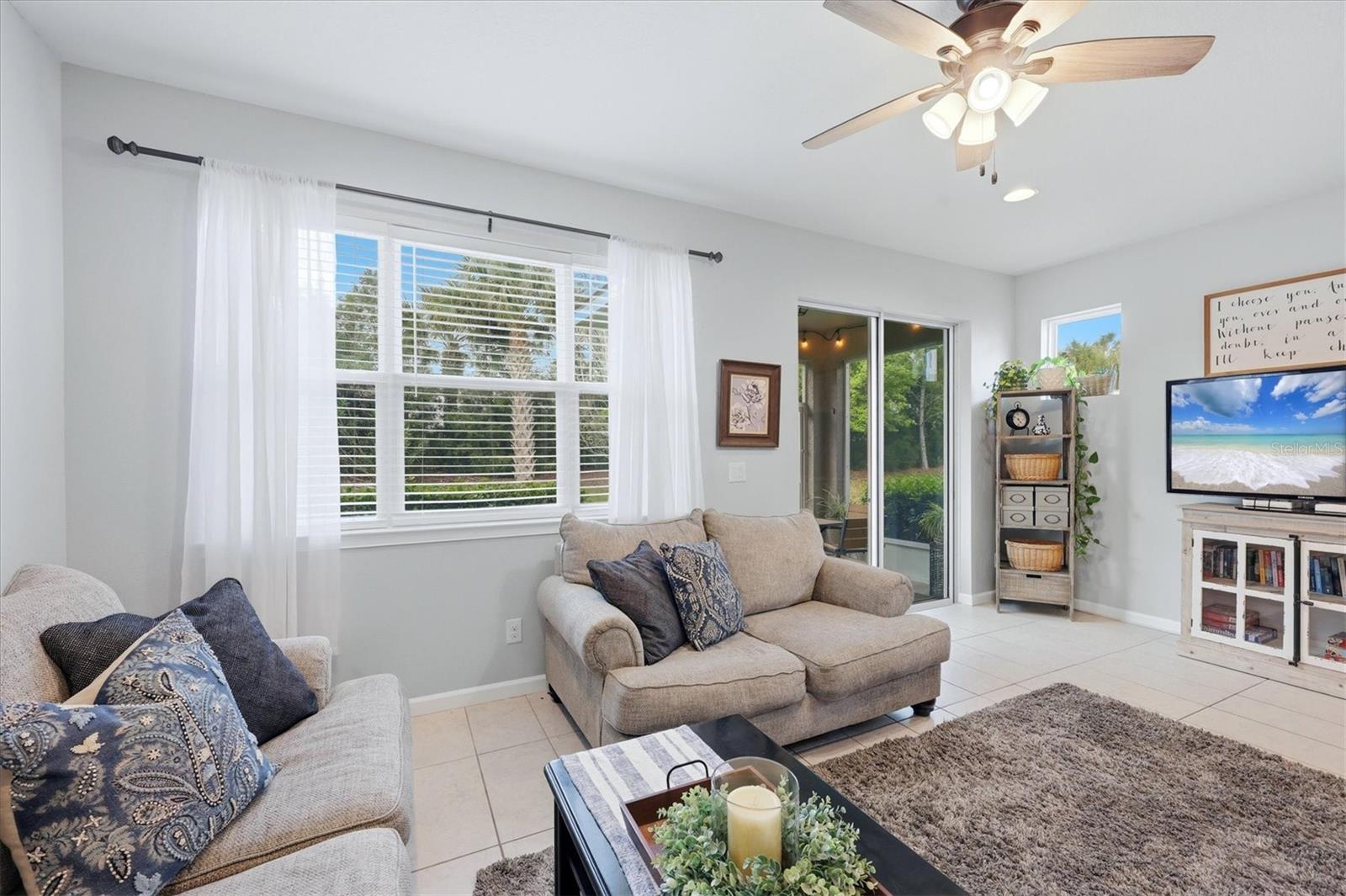 Image 7 of 40 For 5552 Pleasantview Court