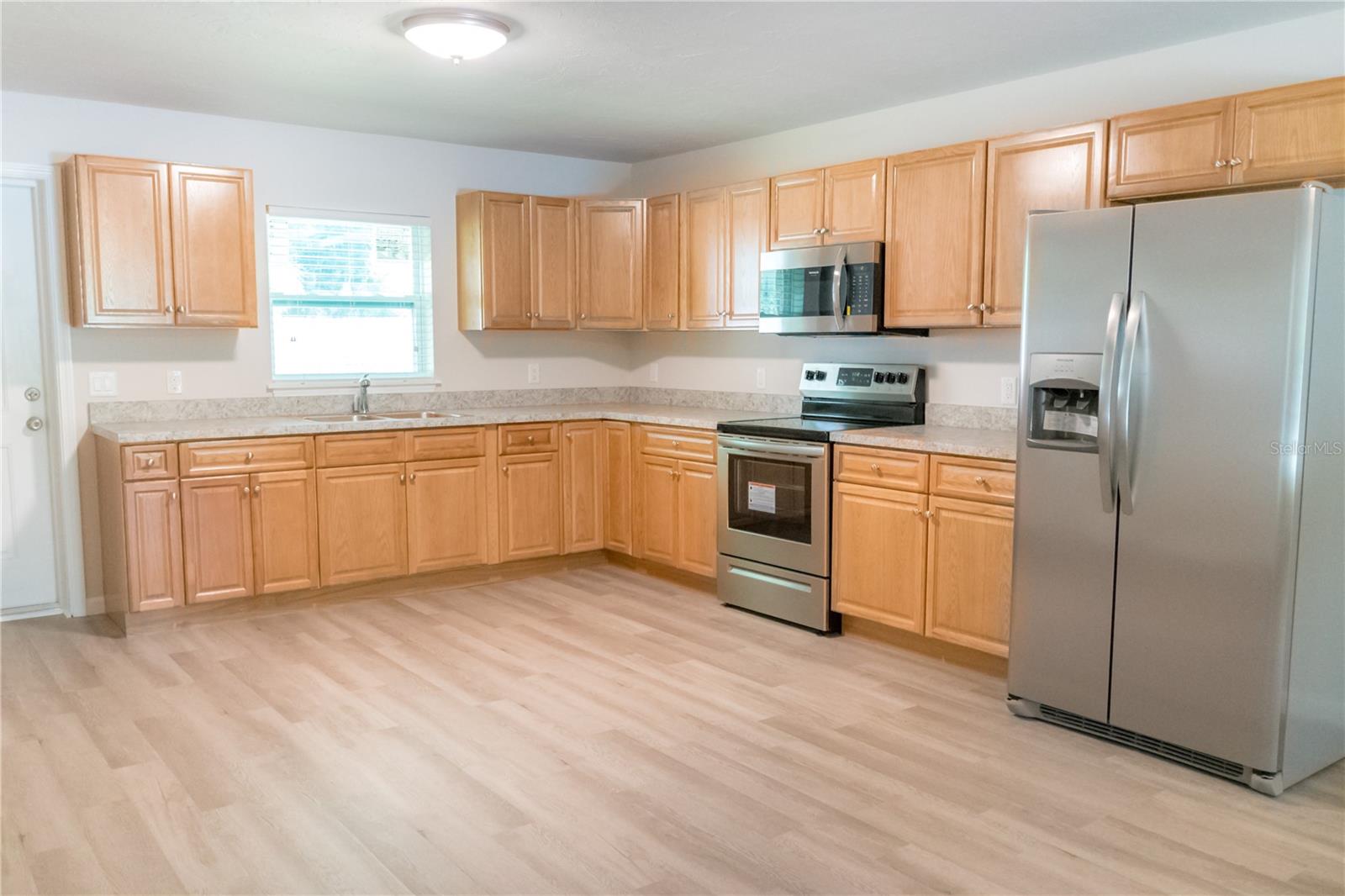 Image 10 of 23 For 2311 54th Avenue Drive W