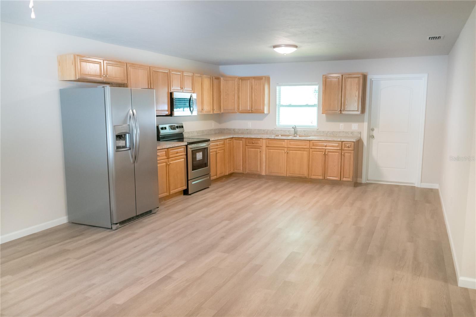 Image 4 of 23 For 2311 54th Avenue Drive W