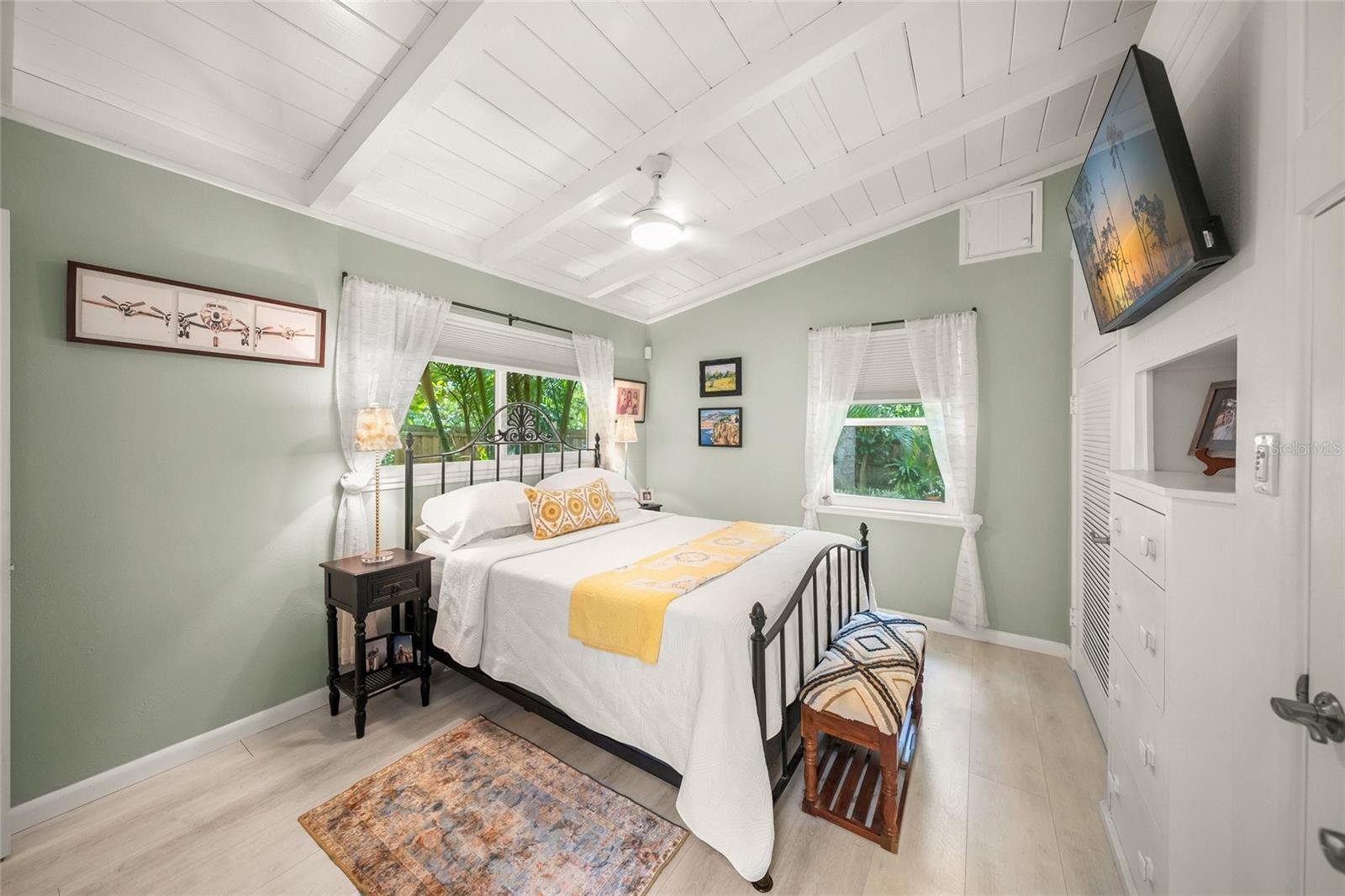 Image 19 of 66 For 3424 Old Oak Drive