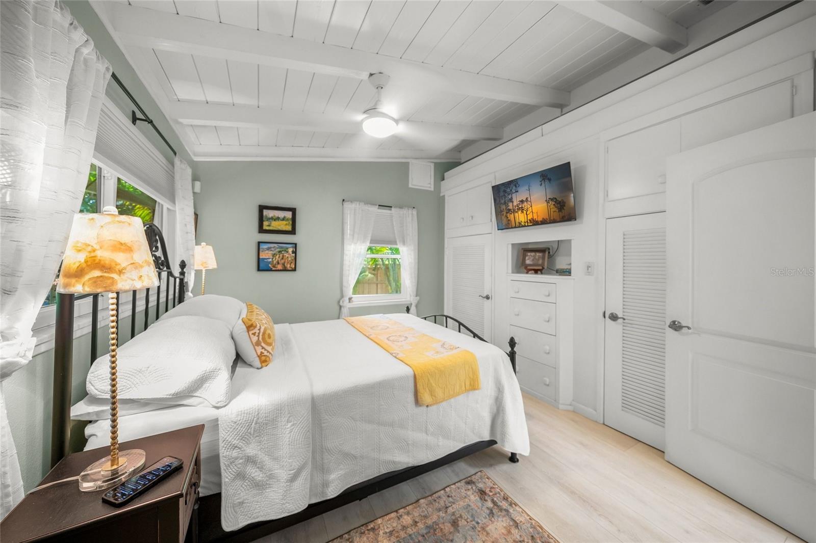 Image 20 of 66 For 3424 Old Oak Drive