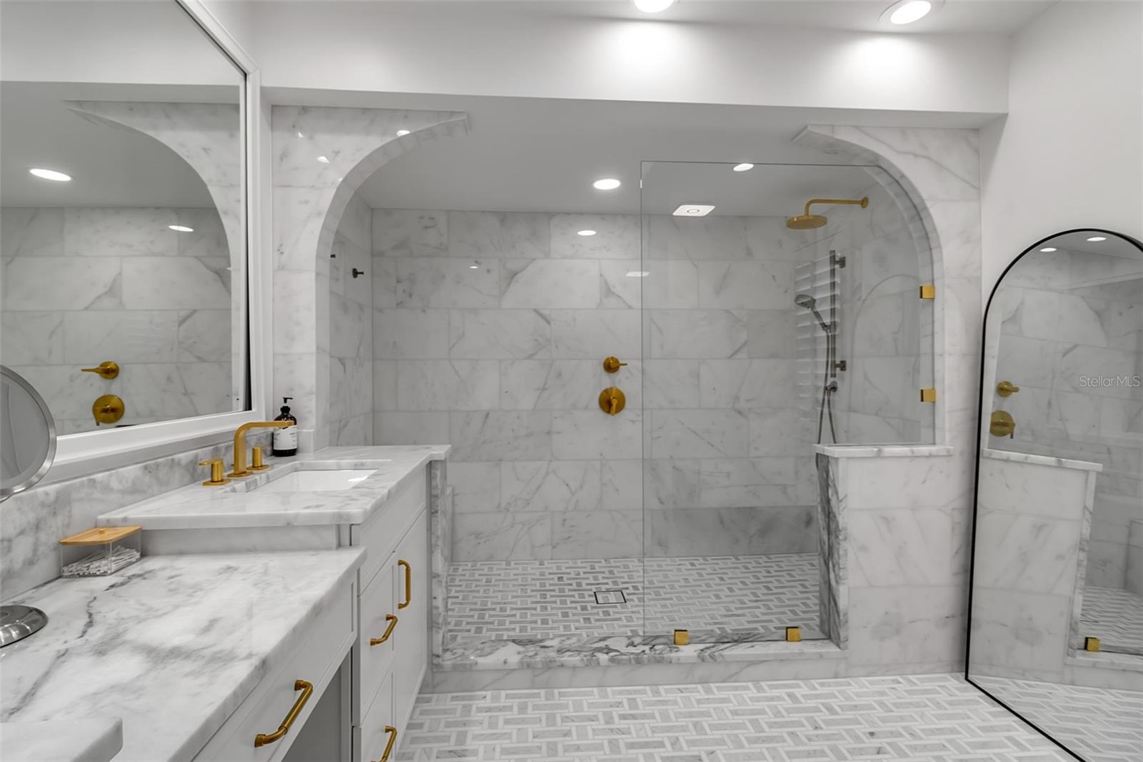 Image 21 of 52 For 2341 Harbour Oaks Drive