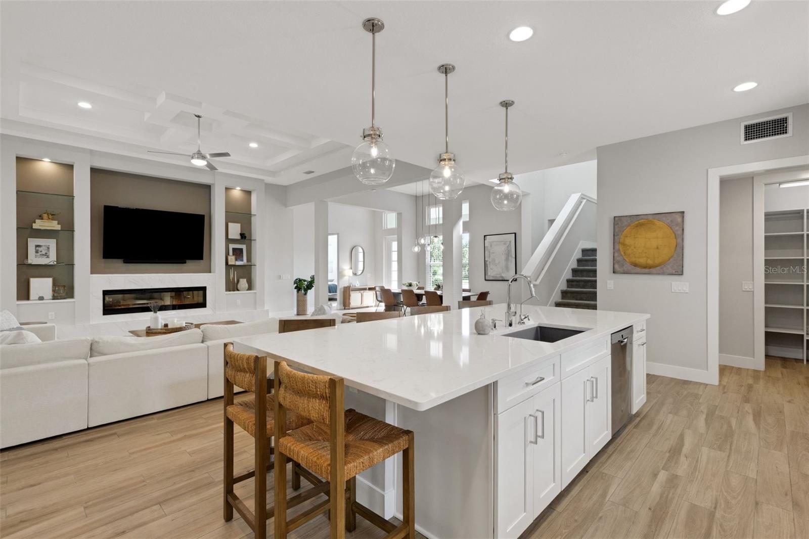 Image 16 of 87 For 8145 Grande Shores Drive