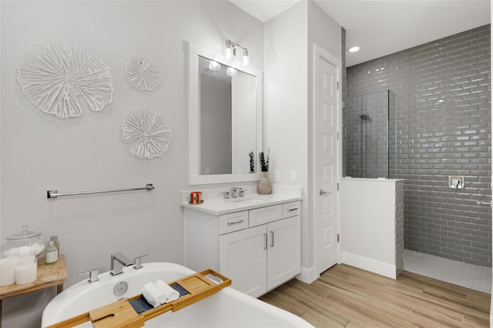 Image 26 of 87 For 8145 Grande Shores Drive