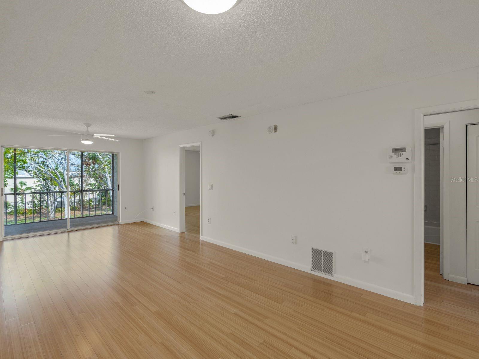 Image 11 of 34 For 3987 Maceachen Boulevard 133