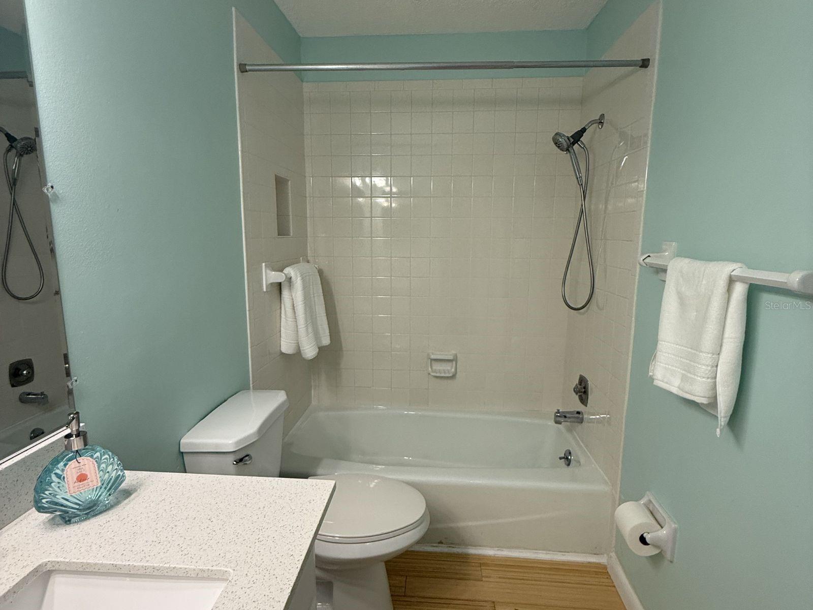 Image 20 of 34 For 3987 Maceachen Boulevard 133