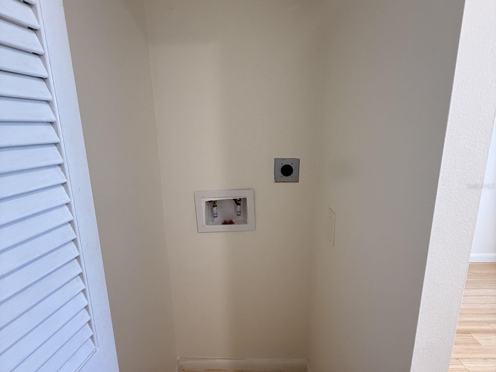 Image 4 of 34 For 3987 Maceachen Boulevard 133