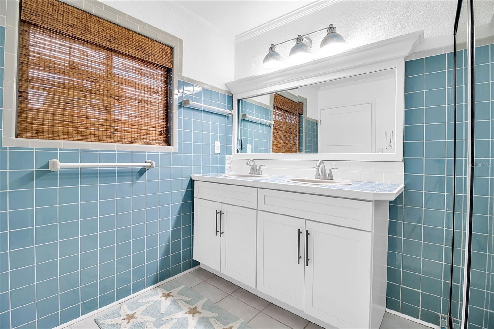 Image 28 of 53 For 608 Gardenia Drive