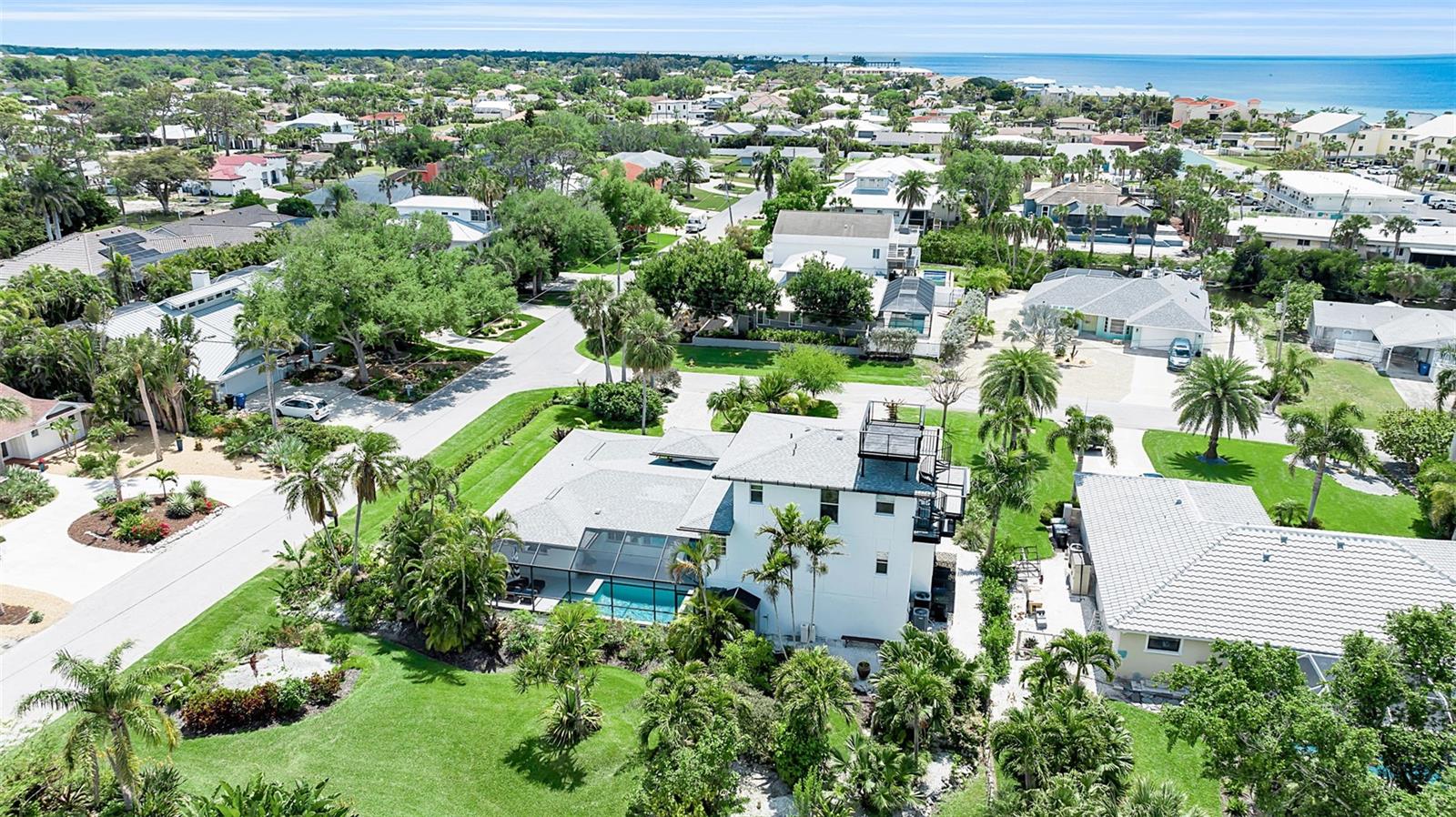 Image 33 of 53 For 608 Gardenia Drive