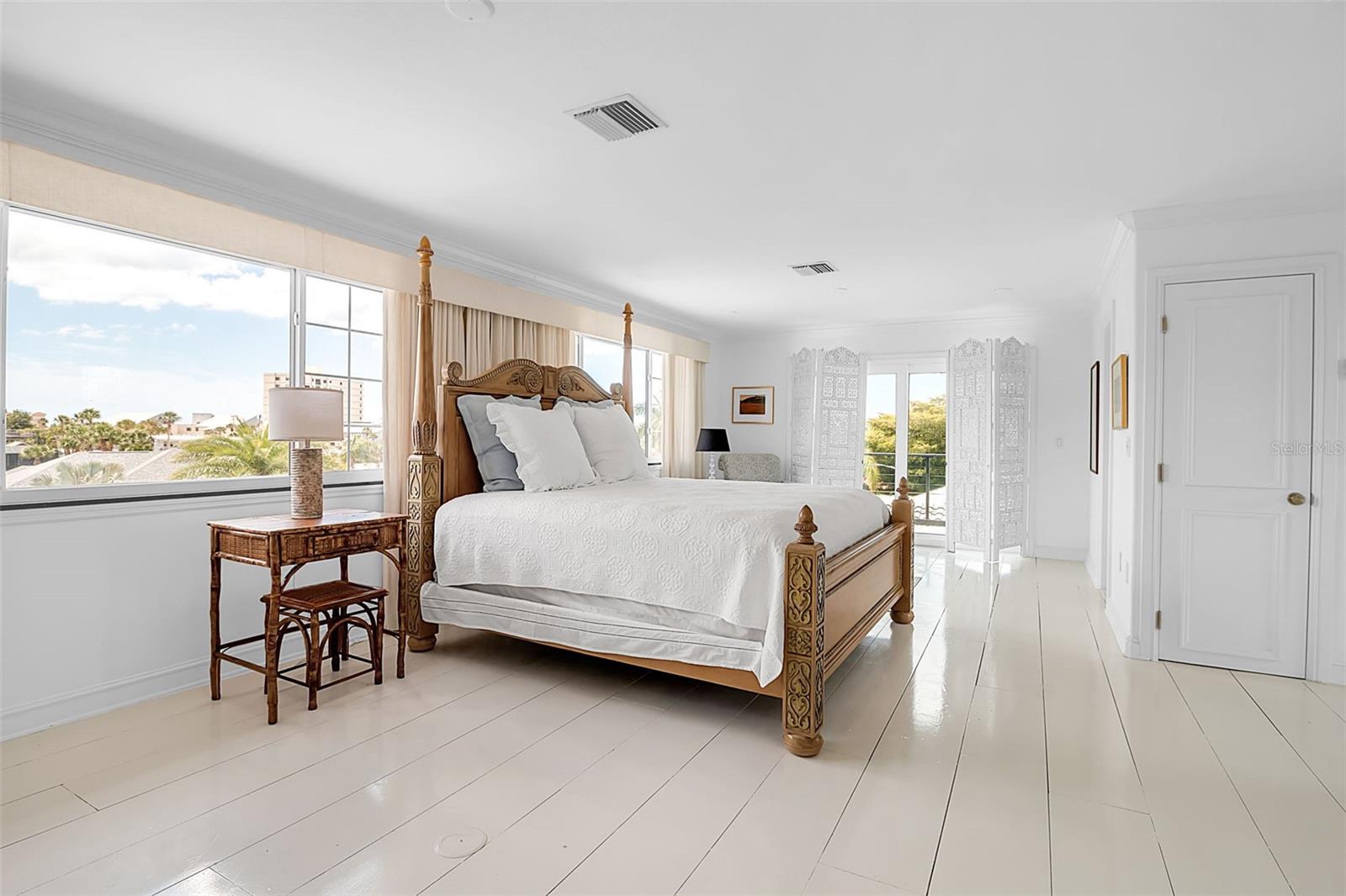 Image 34 of 53 For 608 Gardenia Drive