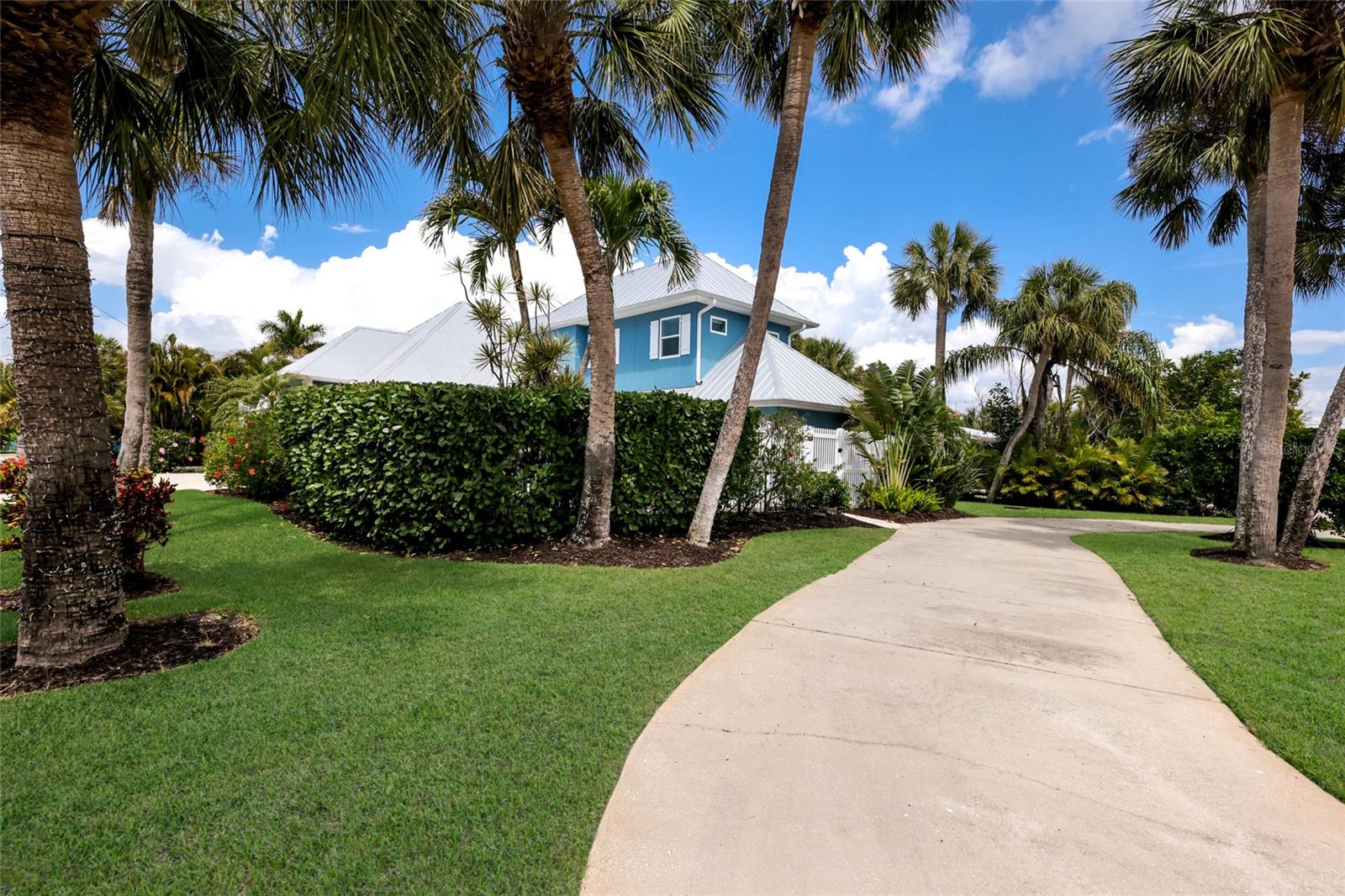 Image 7 of 57 For 5701 Carissa Street