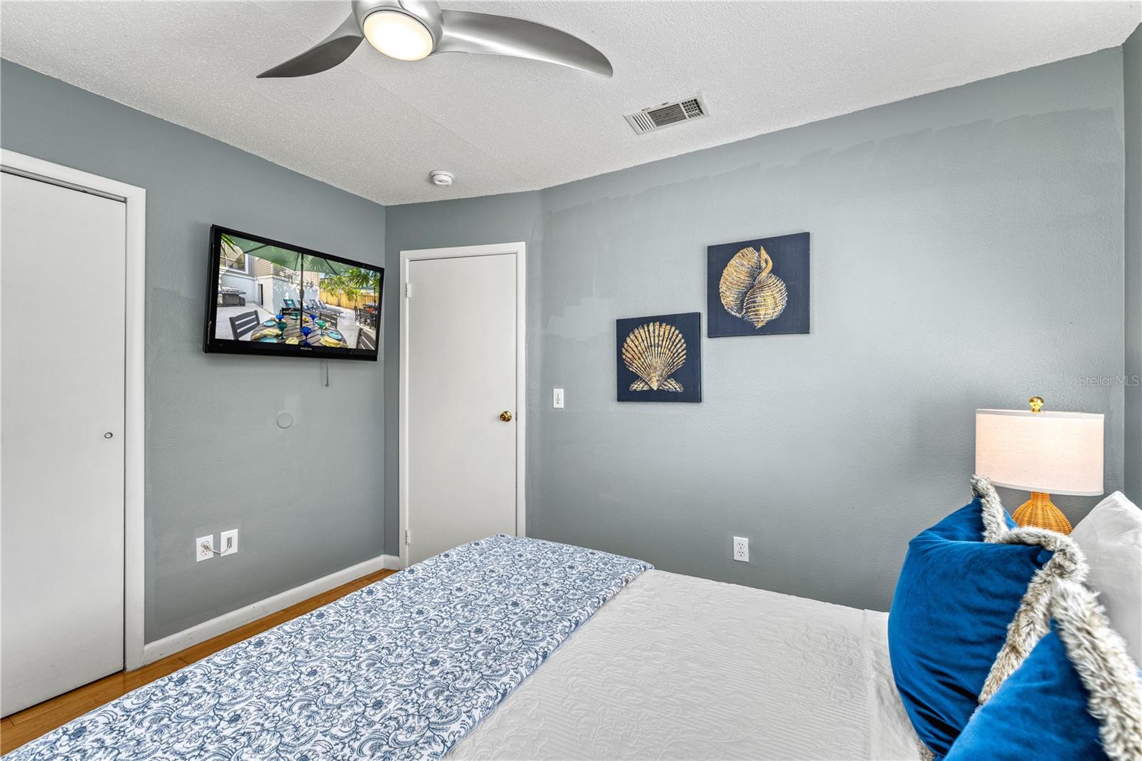 Image 11 of 70 For 312 Canal Road