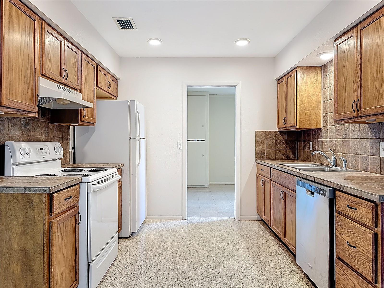 Image 11 of 33 For 5803 21st Street W