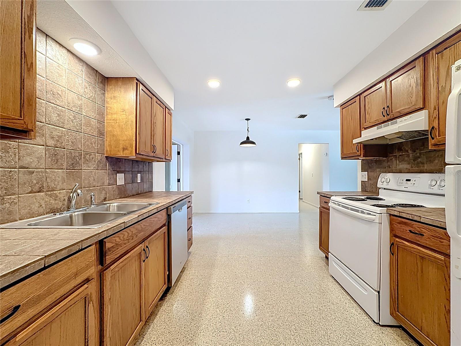 Image 12 of 33 For 5803 21st Street W