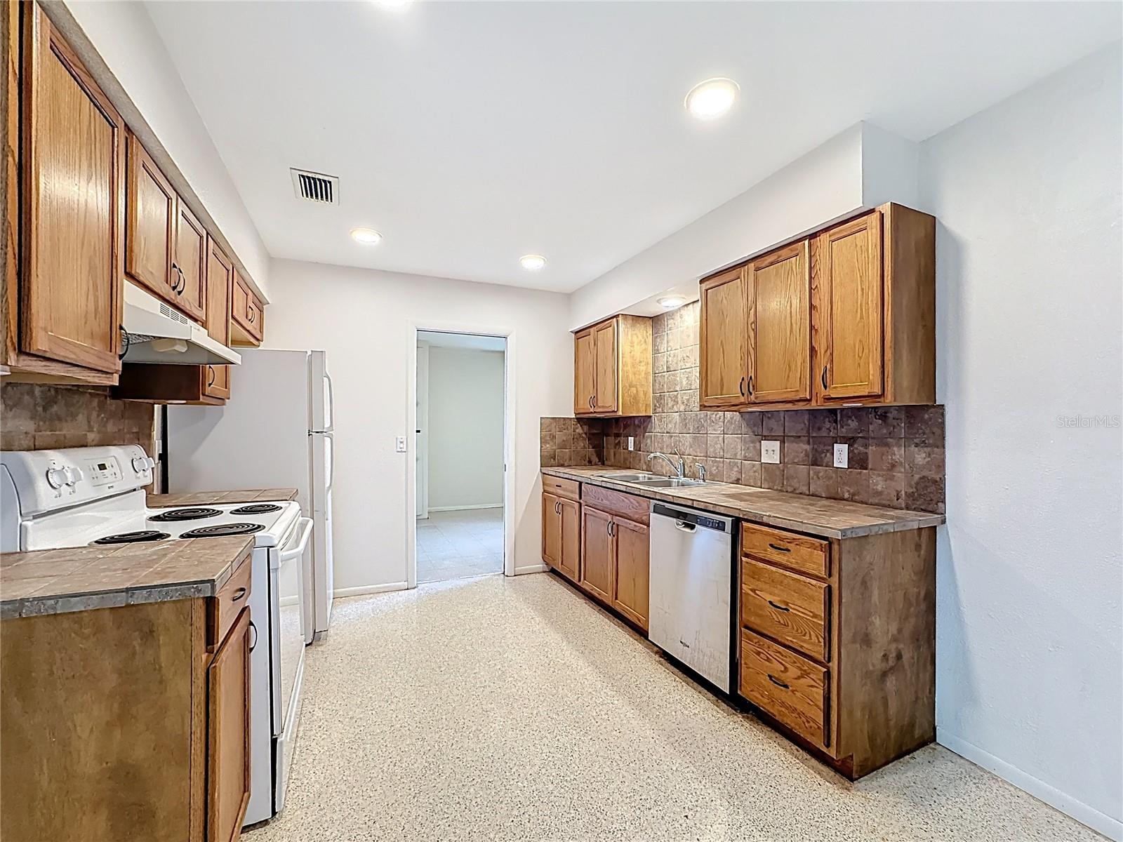 Image 9 of 33 For 5803 21st Street W