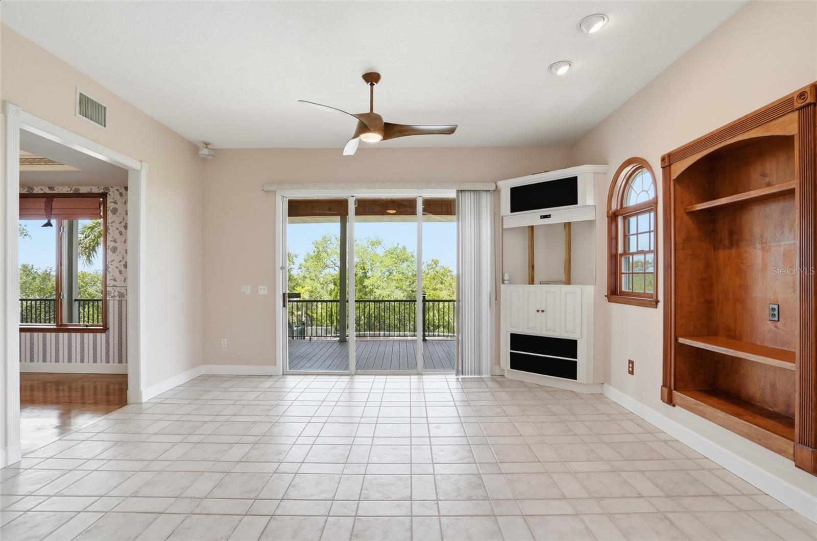 Image 16 of 48 For 455 Horseshoe Loop Road