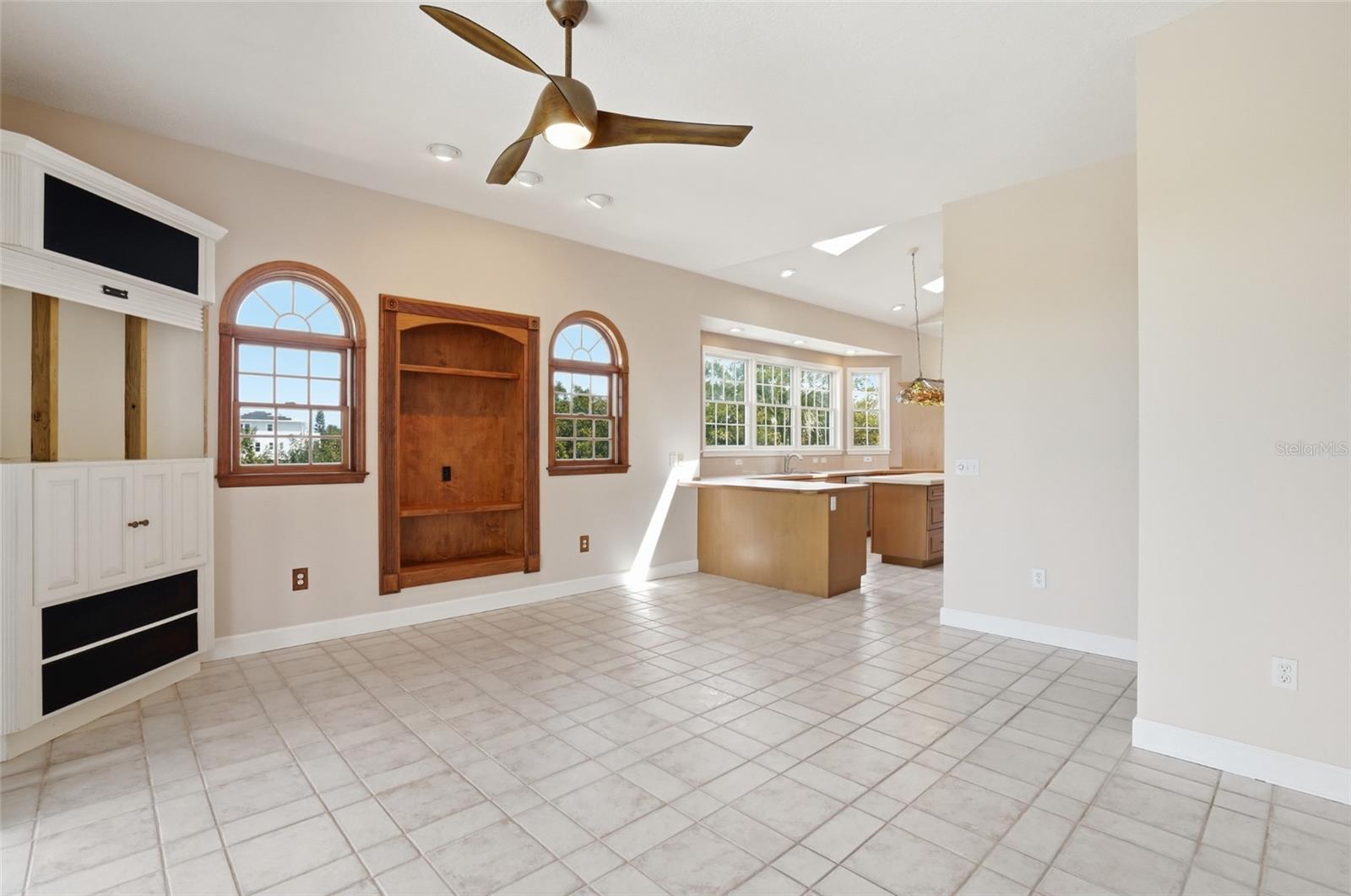 Image 17 of 48 For 455 Horseshoe Loop Road