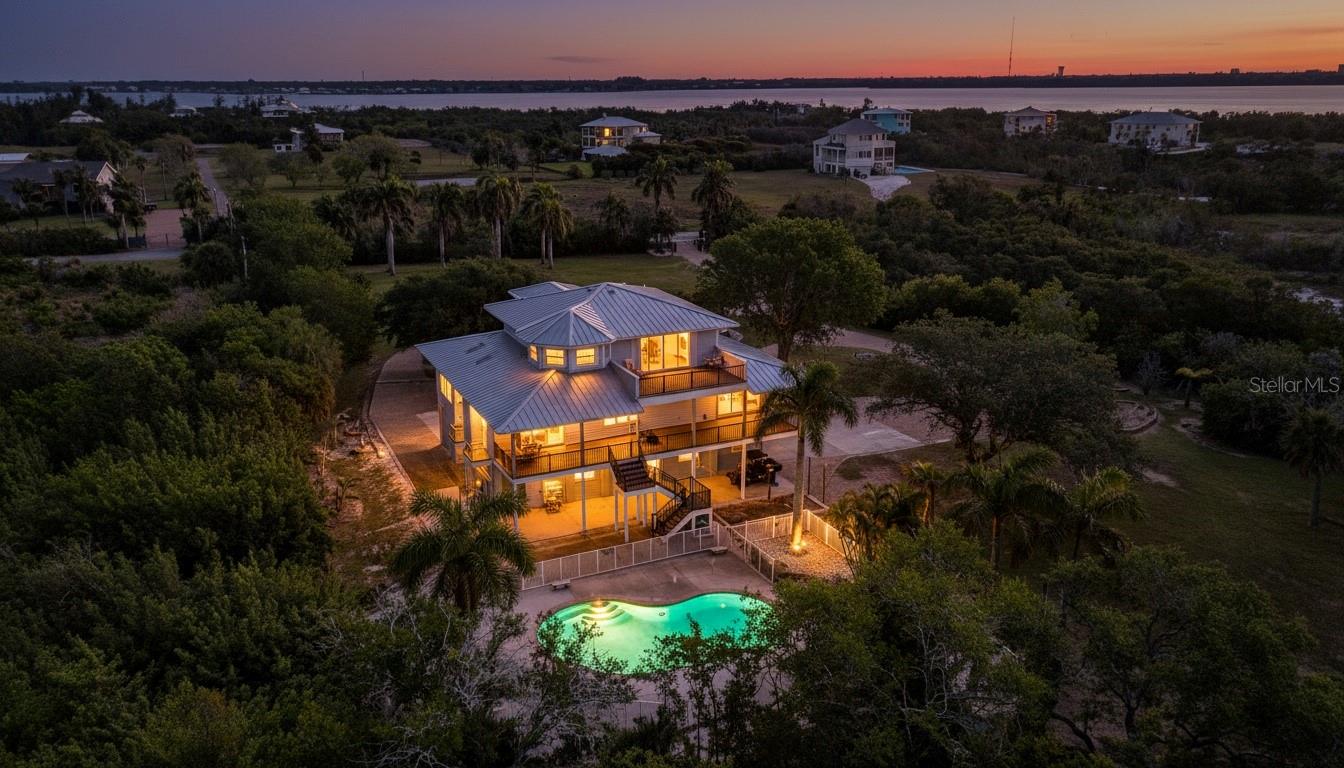 Image 5 of 48 For 455 Horseshoe Loop Road