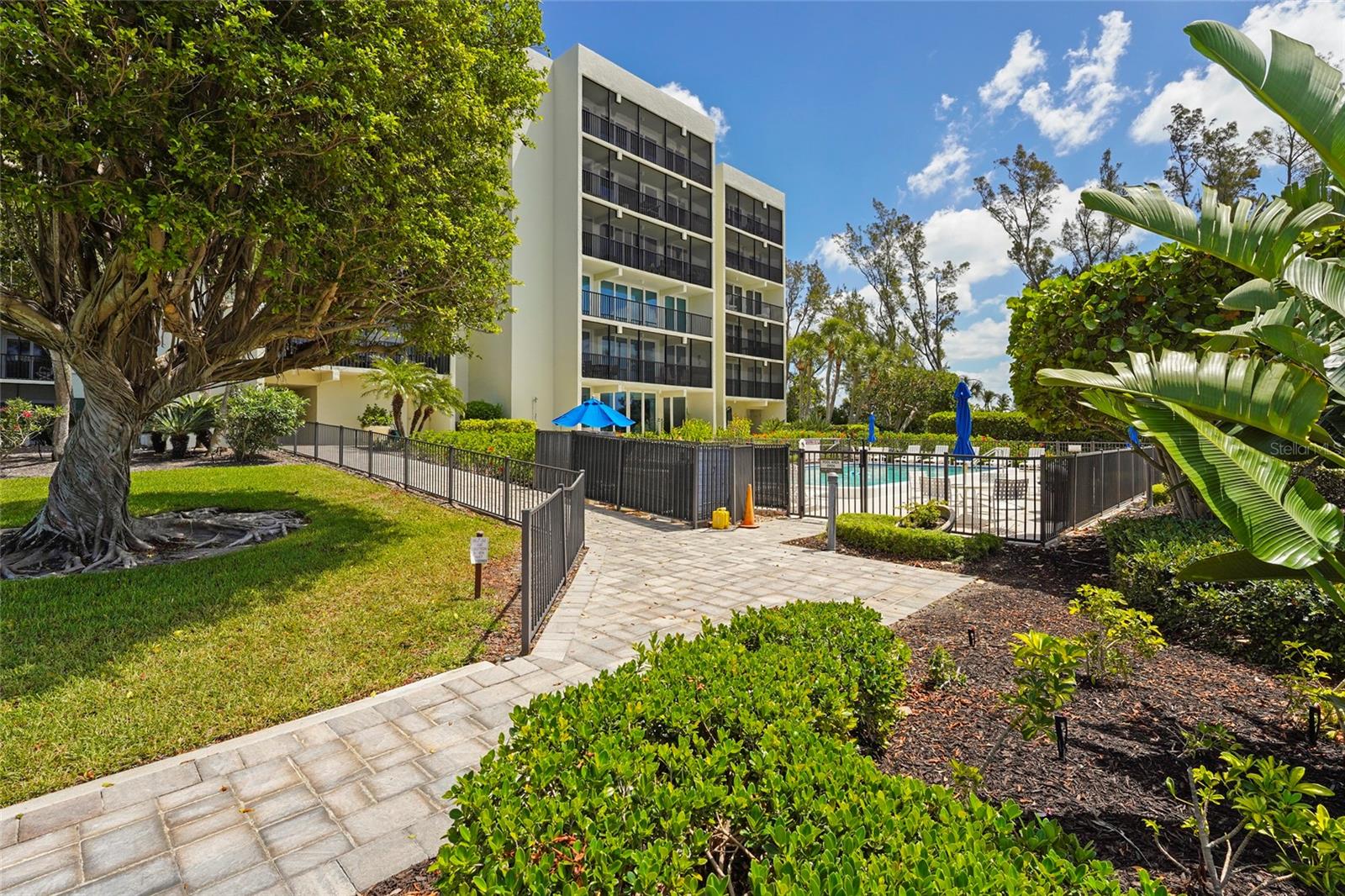 Image 17 of 58 For 3240 Gulf Of Mexico Drive B104