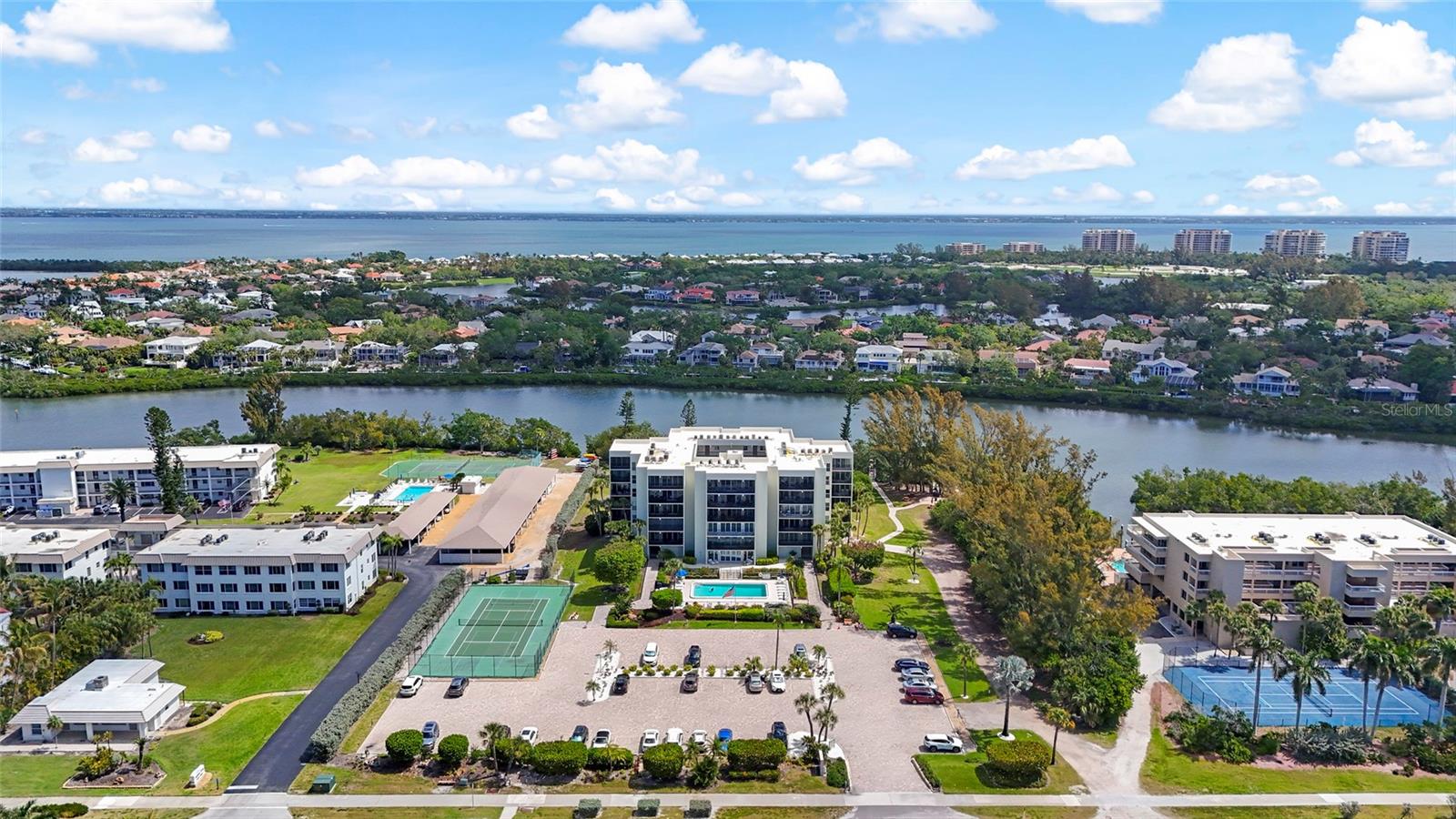 Image 41 of 58 For 3240 Gulf Of Mexico Drive B104