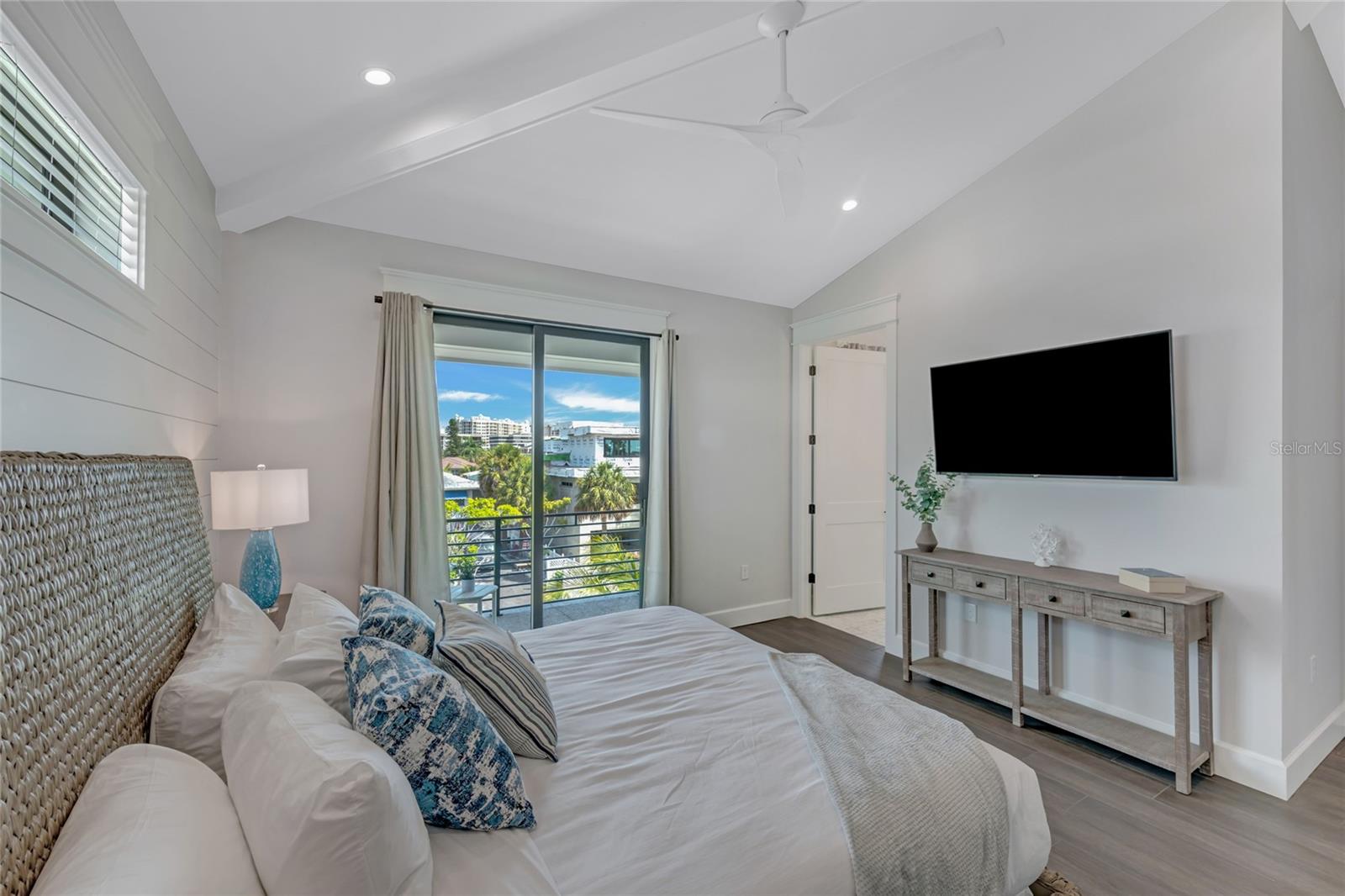 Image 32 of 62 For 209 Garfield Drive