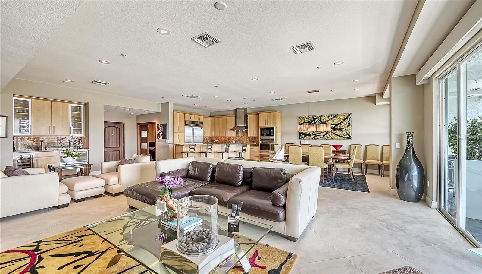 Image 10 of 50 For 650 Golden Gate Point 602