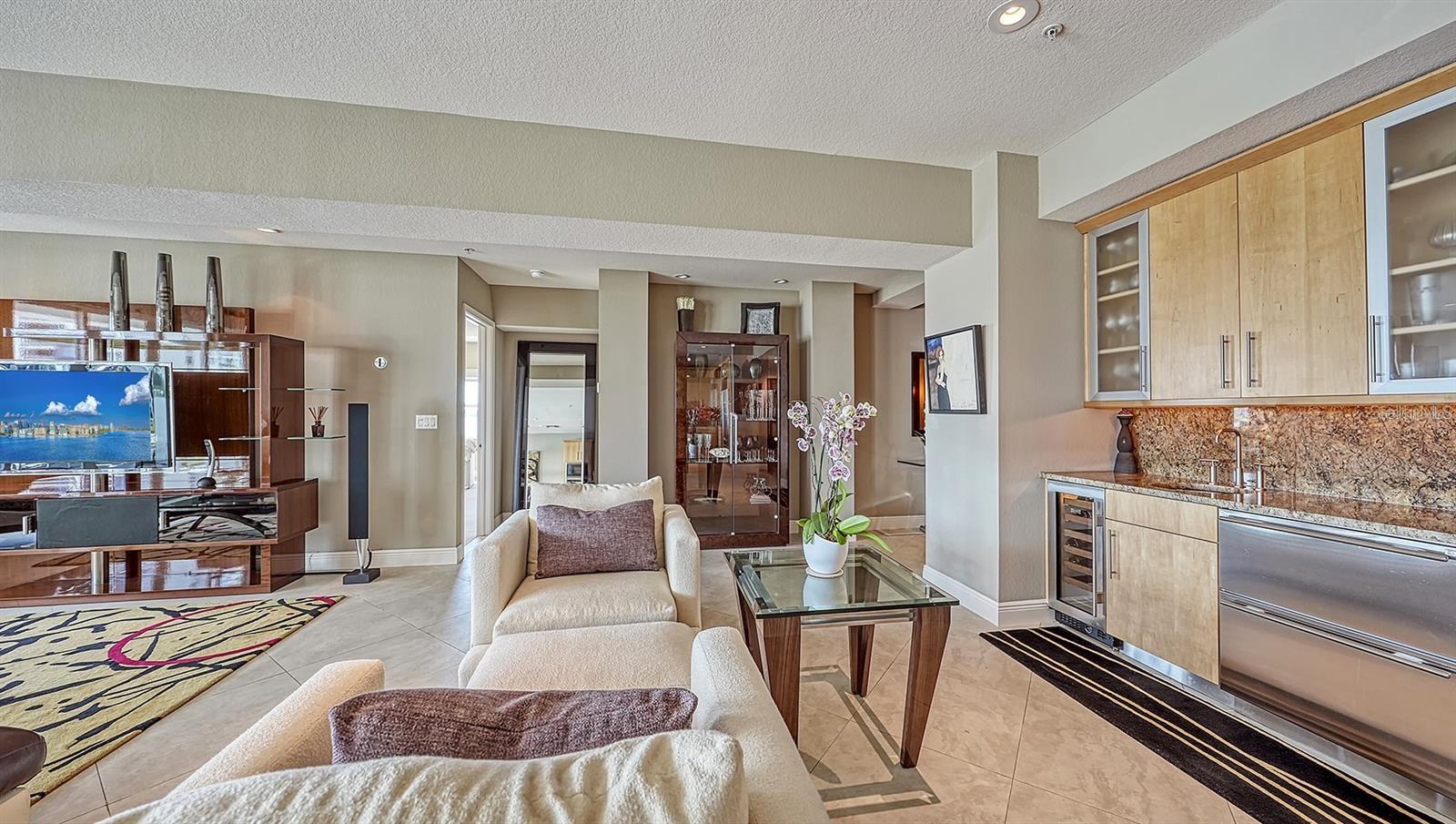 Image 14 of 50 For 650 Golden Gate Point 602