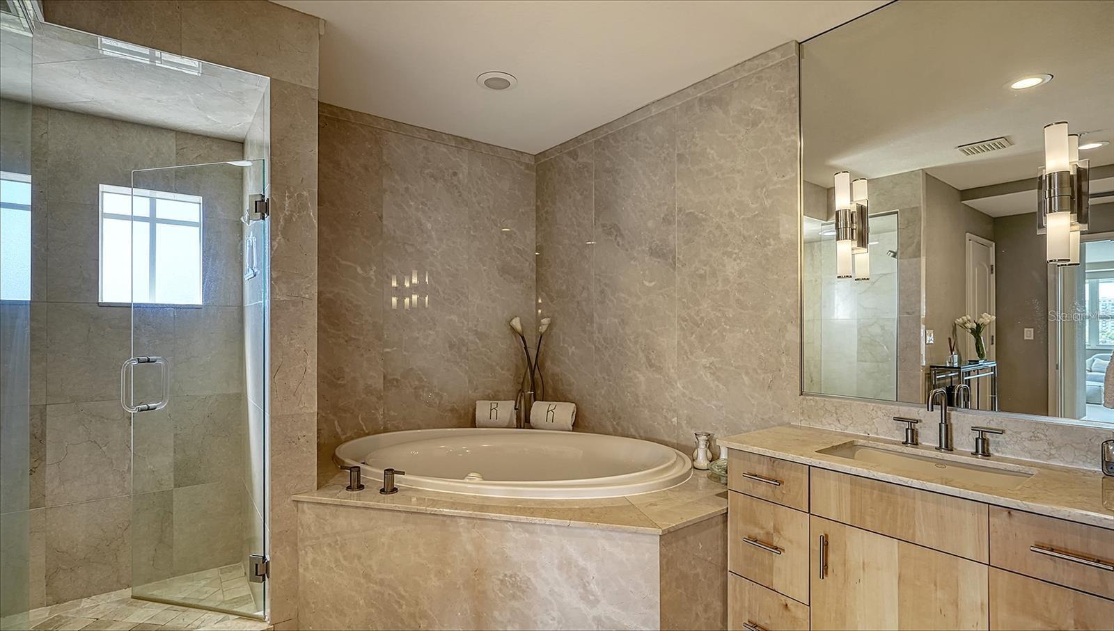 Image 27 of 50 For 650 Golden Gate Point 602