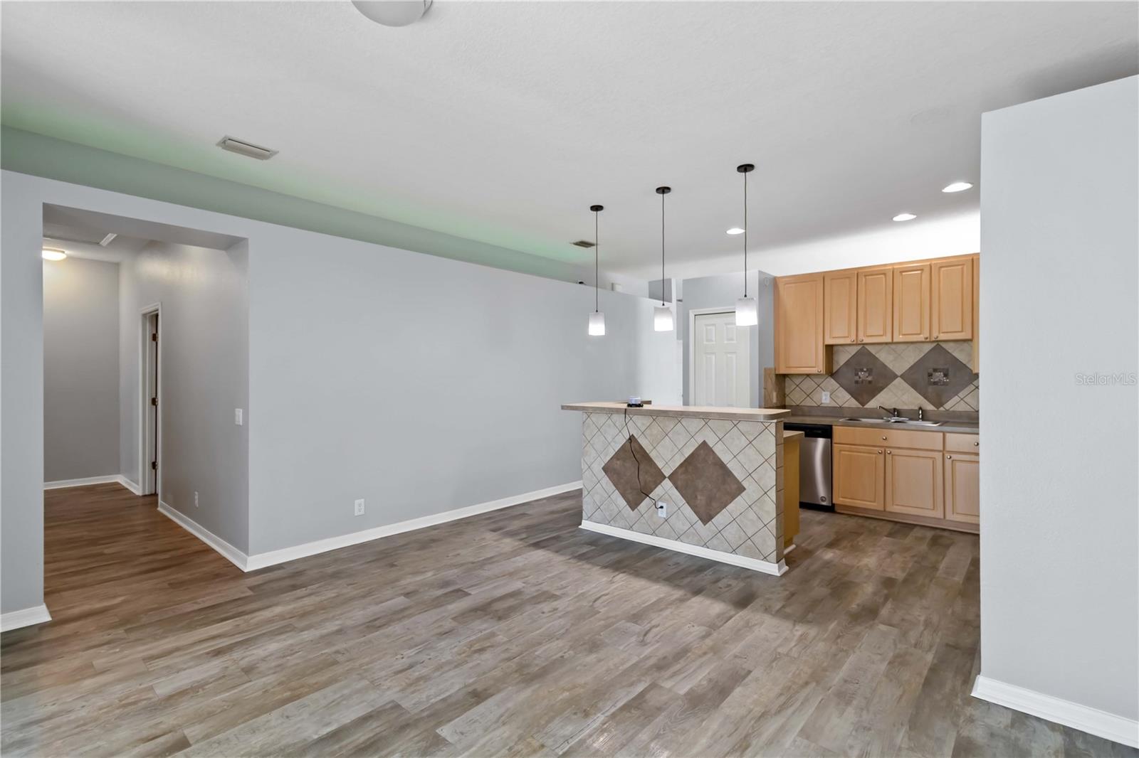 Image 10 of 26 For 5214 60th Drive E