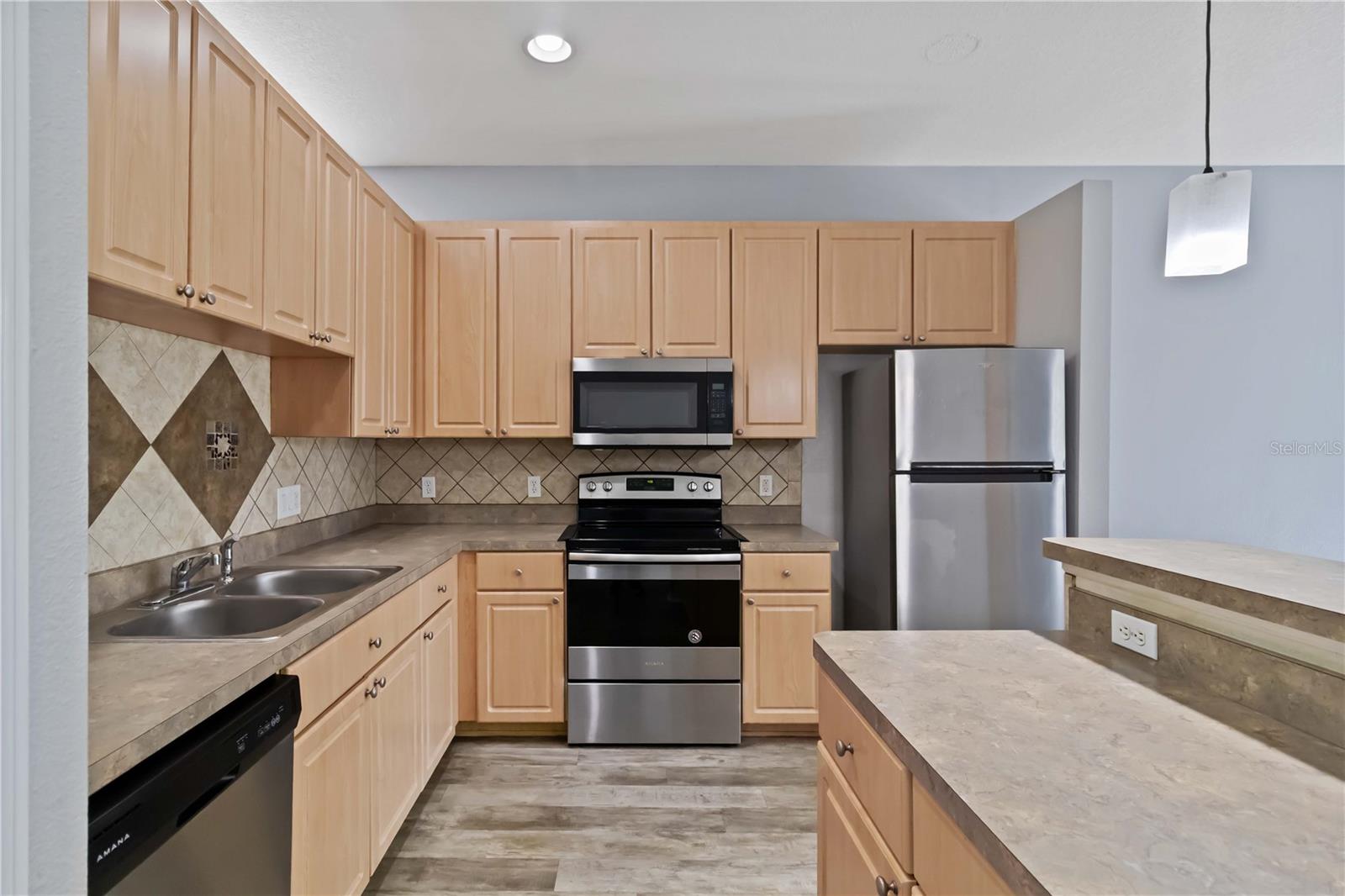 Image 12 of 26 For 5214 60th Drive E