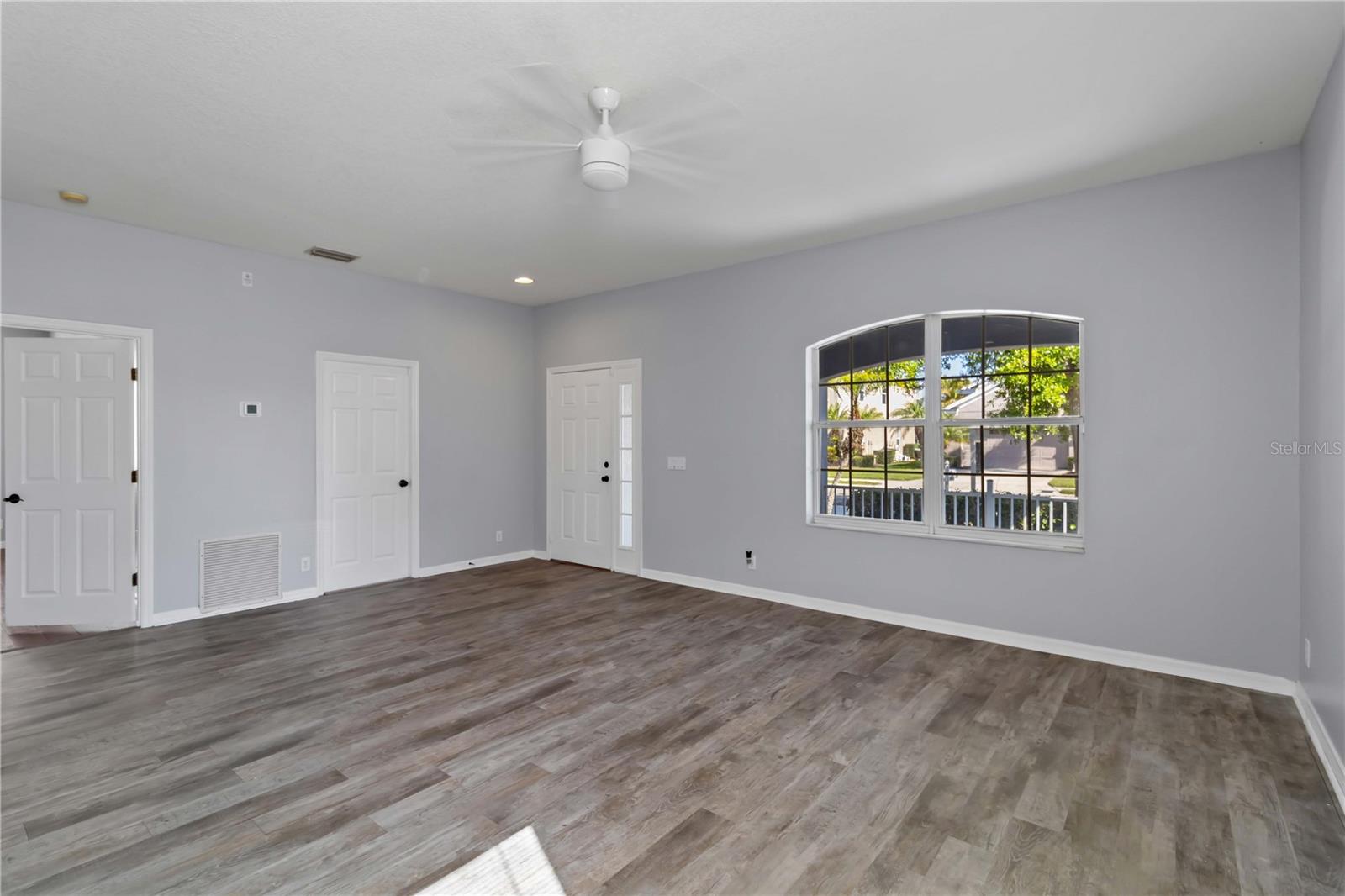 Image 5 of 26 For 5214 60th Drive E