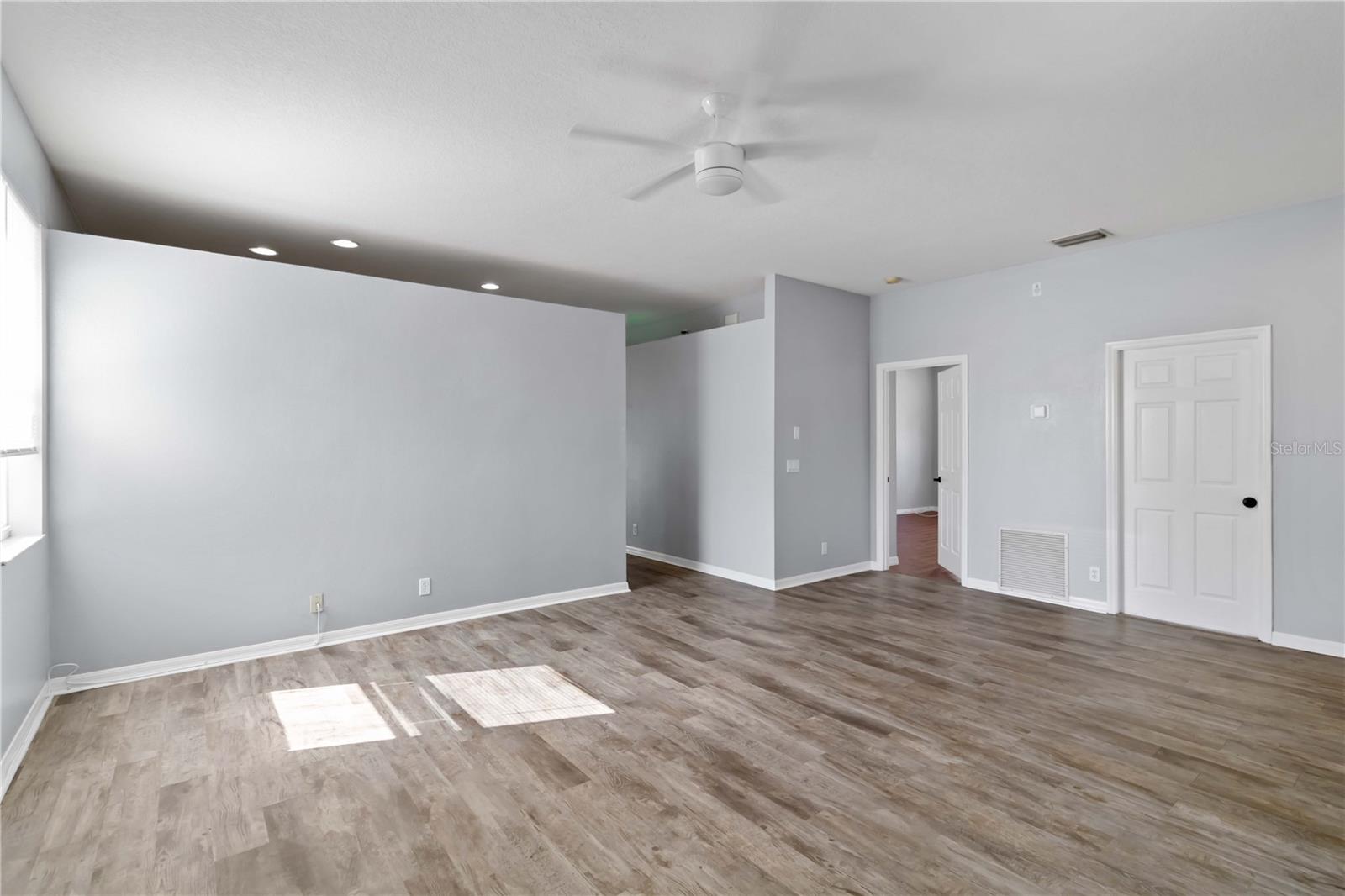 Image 6 of 26 For 5214 60th Drive E