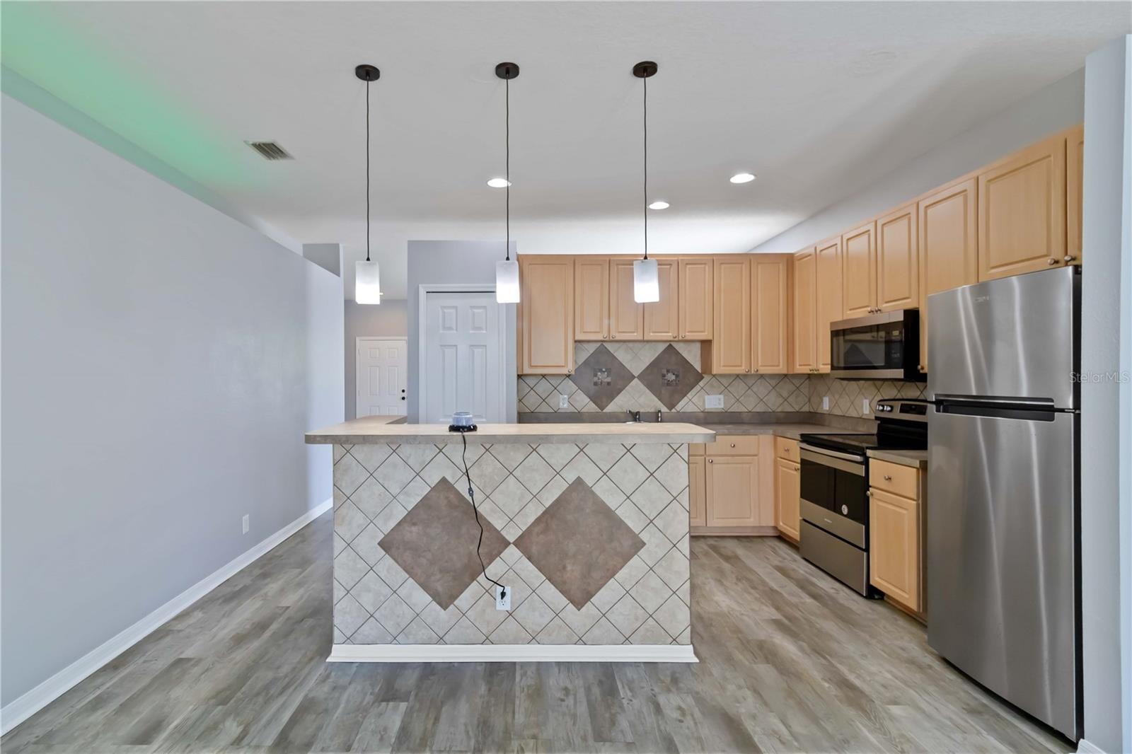 Image 8 of 26 For 5214 60th Drive E