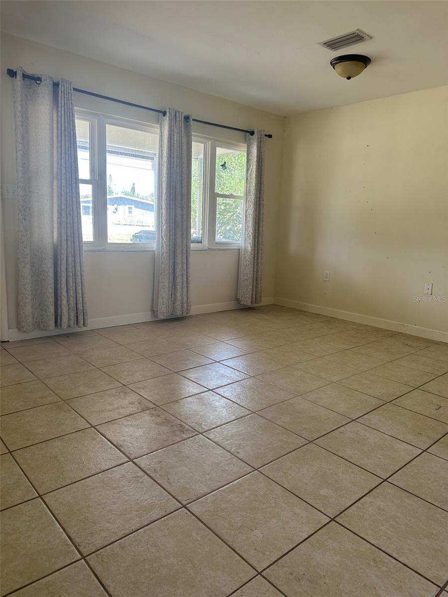 Image 5 of 7 For 701 Frances Street