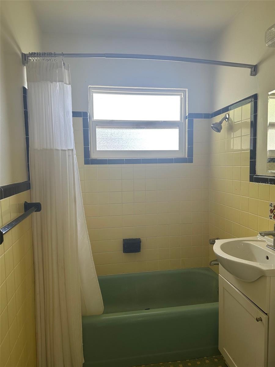 Image 6 of 7 For 701 Frances Street