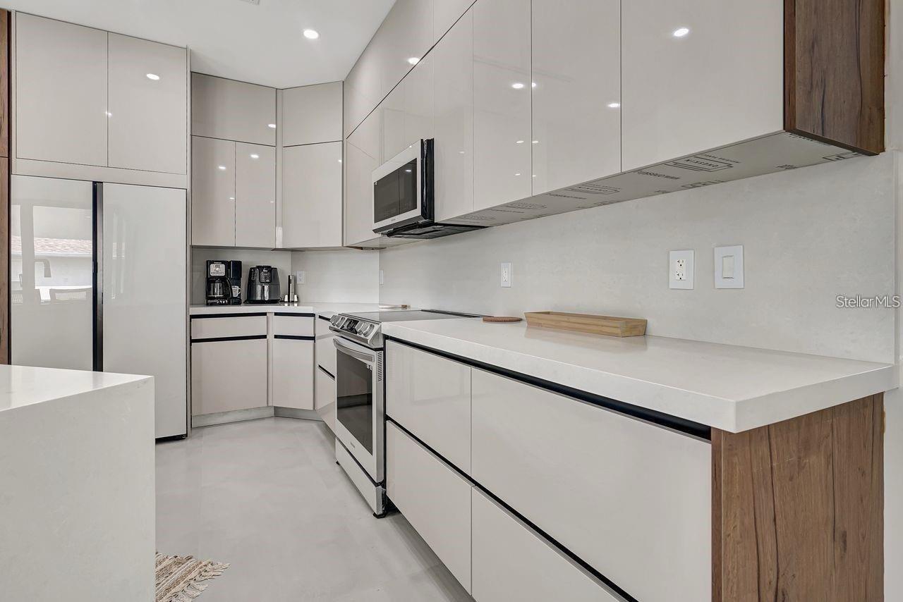 Image 15 of 38 For 289 Long Meadow Lane