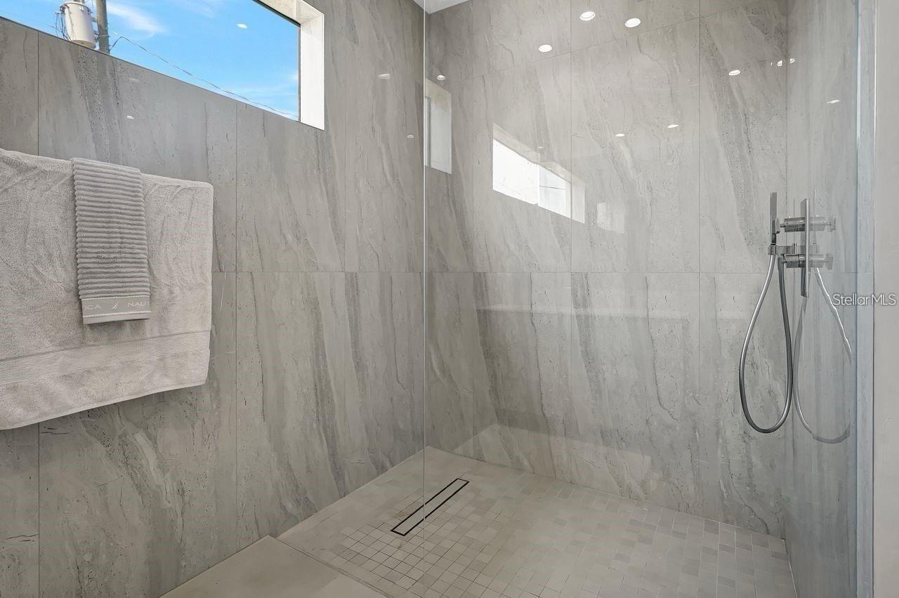 Image 27 of 38 For 289 Long Meadow Lane