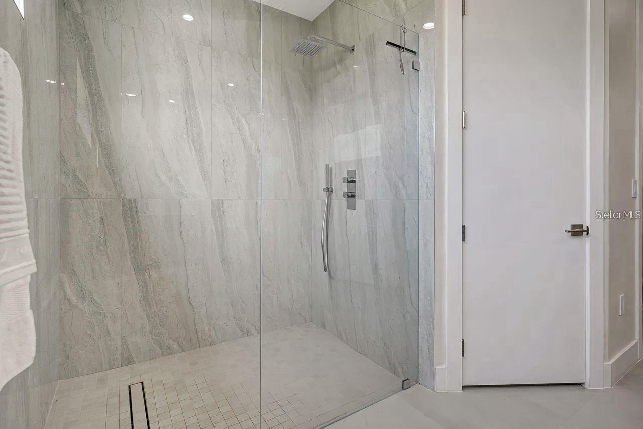 Image 29 of 38 For 289 Long Meadow Lane