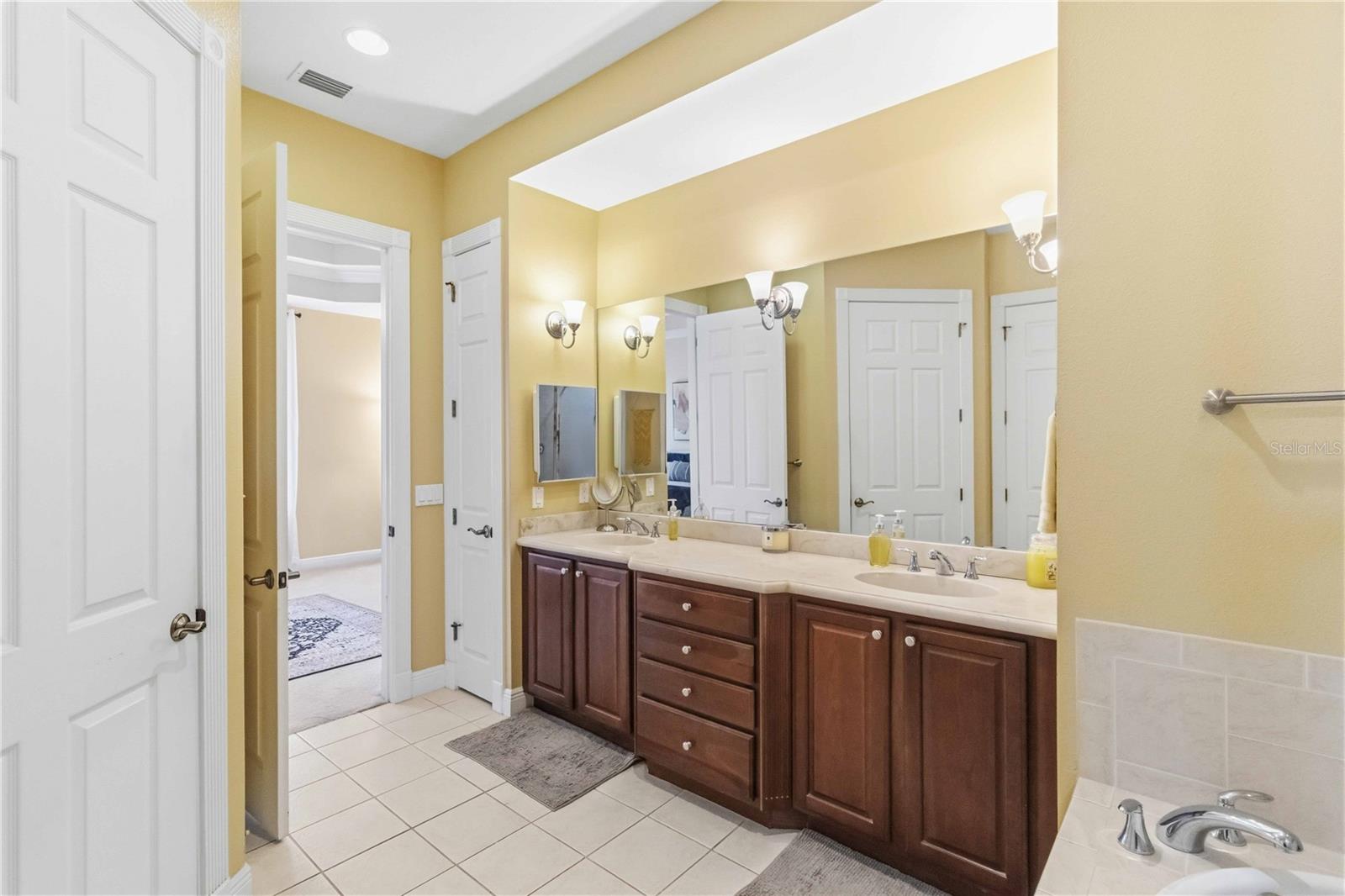 Image 13 of 37 For 5246 Manorwood Drive 4c