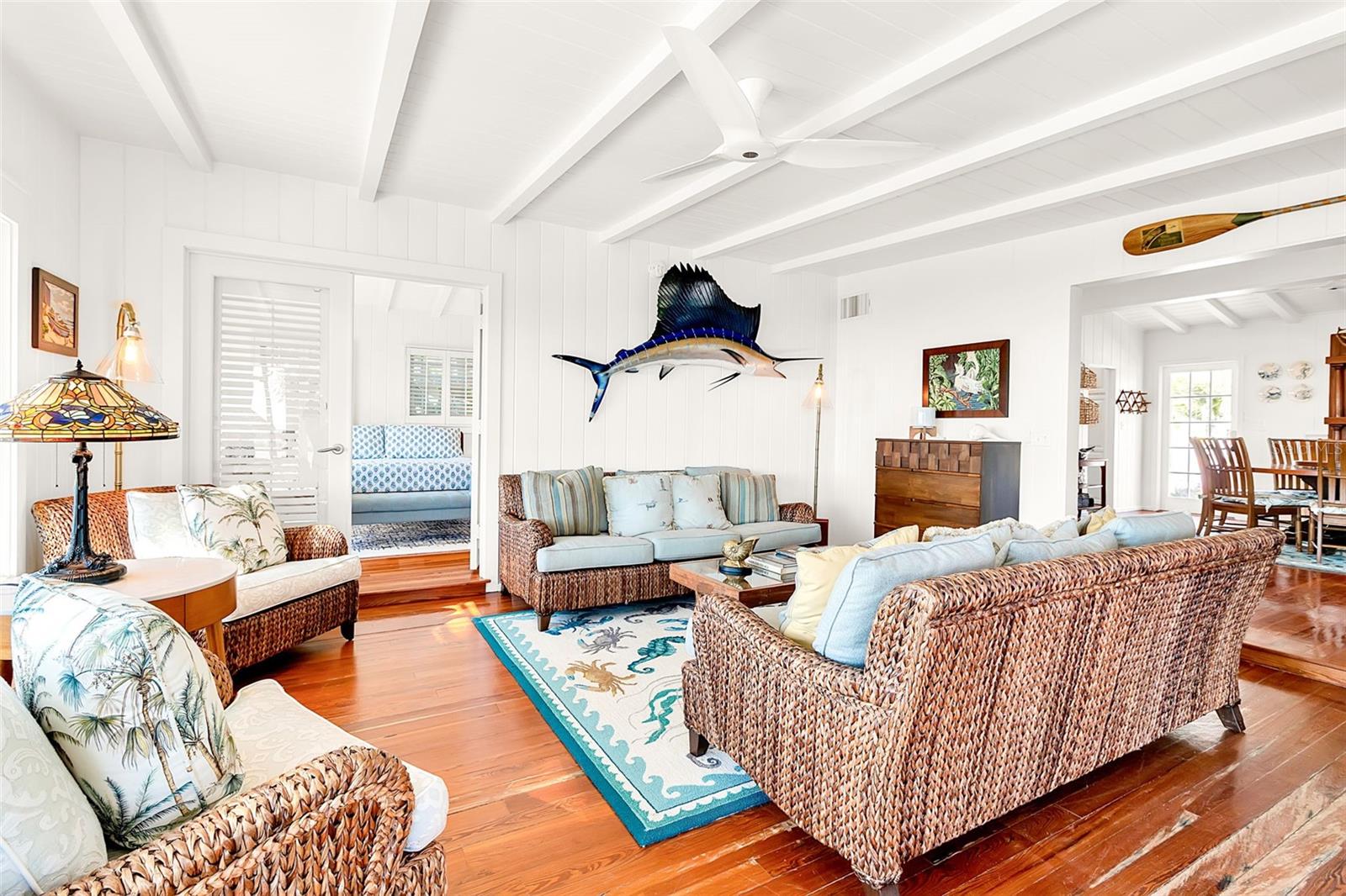 Image 17 of 51 For 621 Casey Key Road