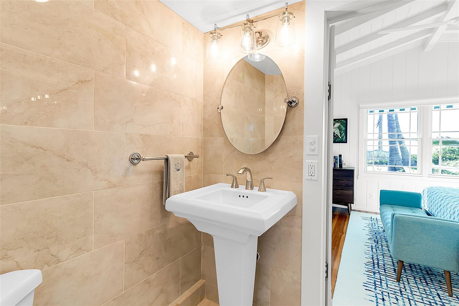 Image 22 of 51 For 621 Casey Key Road