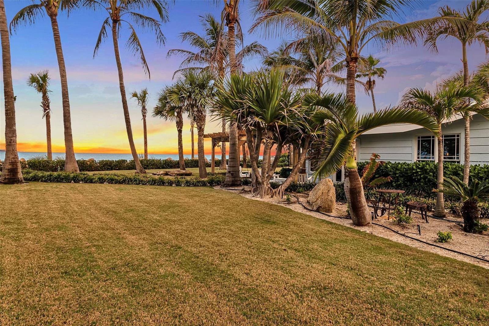 Image 38 of 51 For 621 Casey Key Road