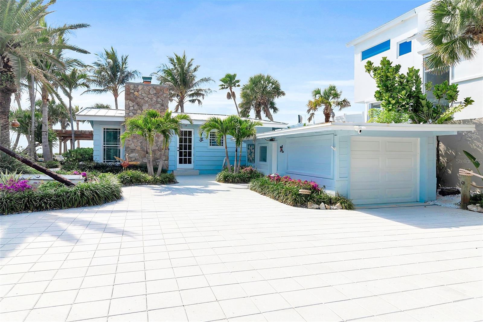 Image 39 of 51 For 621 Casey Key Road