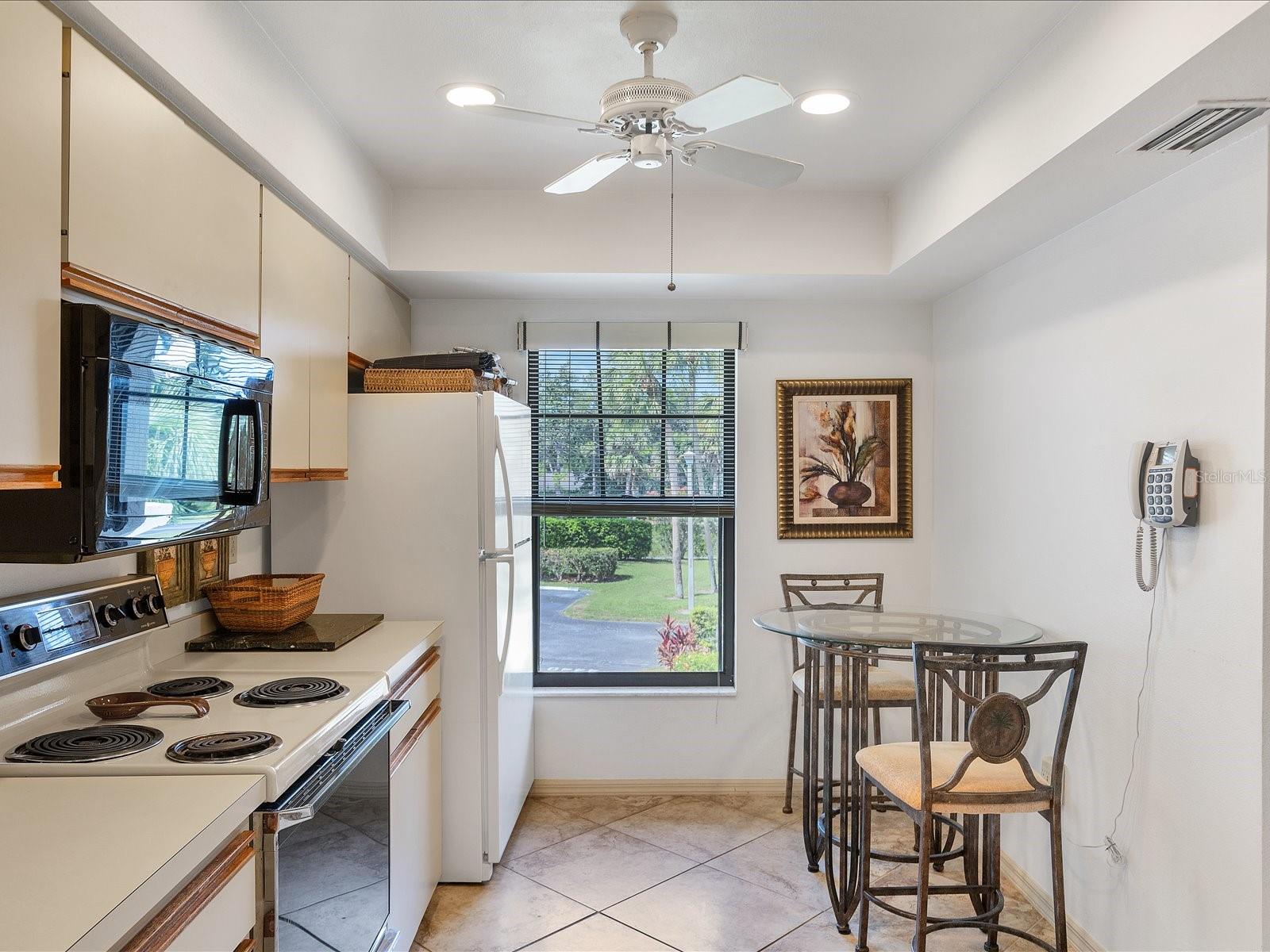 Image 18 of 28 For 4440 Weybridge  4440